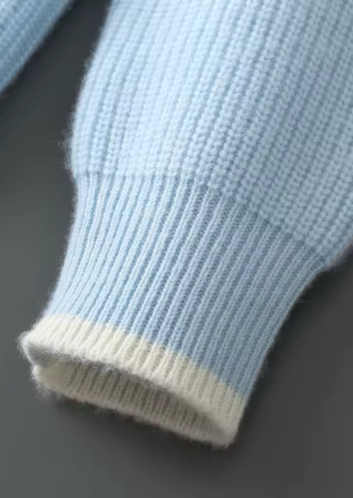 Veroux Mode | Men’s Pure Extra-Fine Merino Wool Two Tone Crewneck