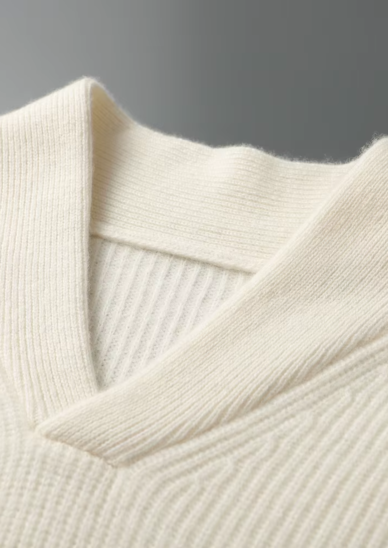 Veroux Mode | Men’s Premium Cashmere Ribbed V-Neck Sweater