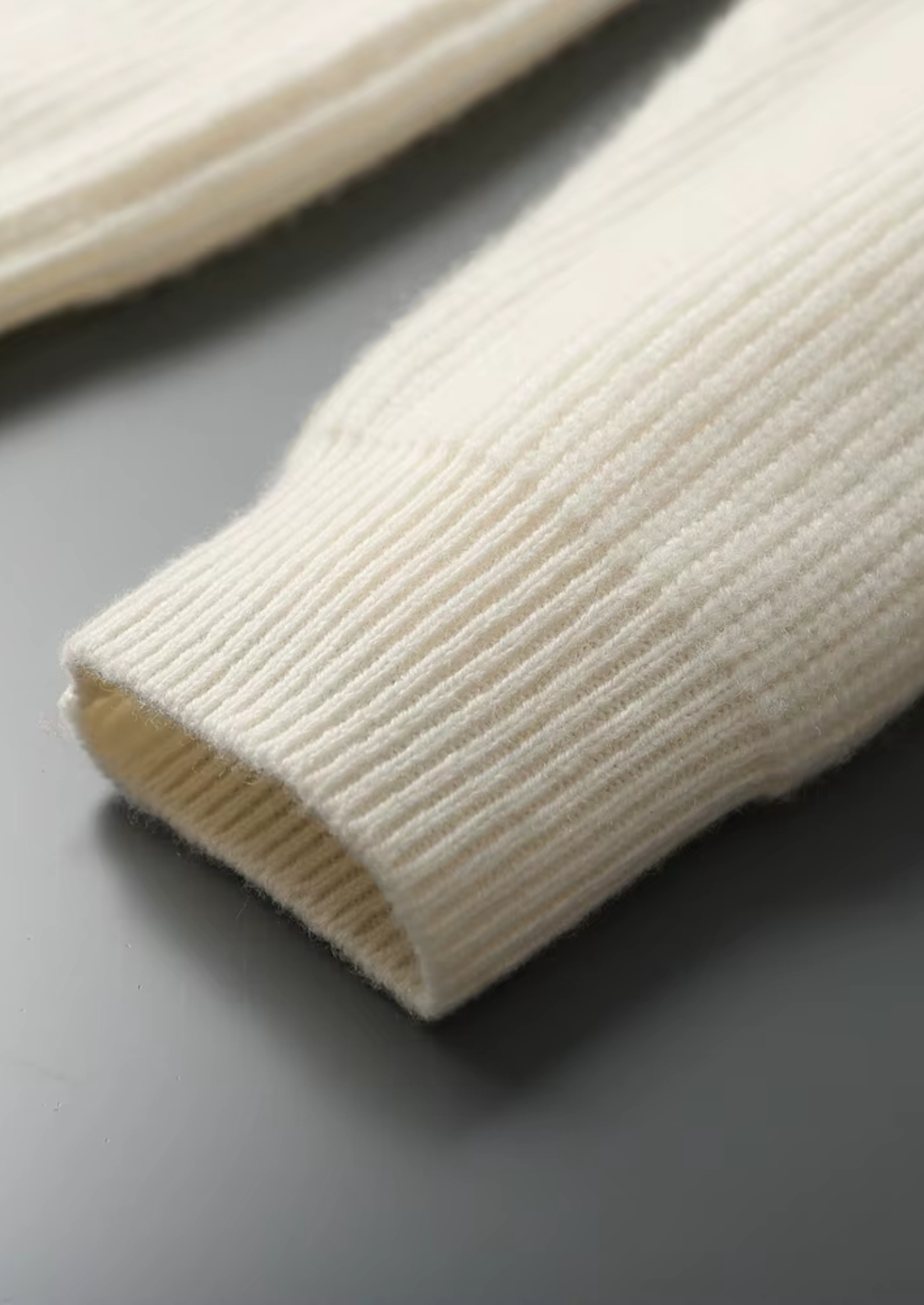 Veroux Mode | Men’s Premium Cashmere Ribbed V-Neck Sweater