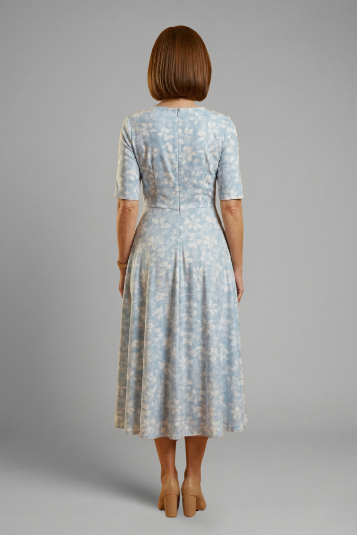 Women's midi dress - short sleeve regular fit V-neck dress with pockets | home