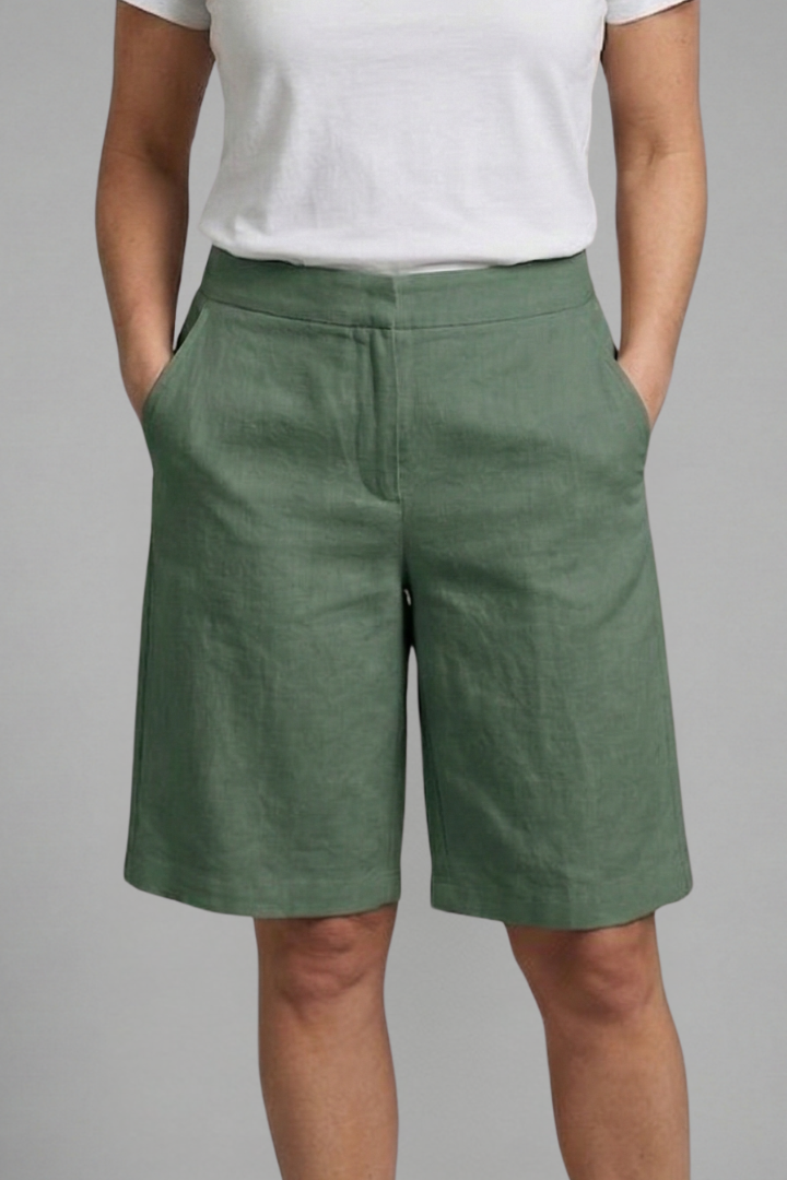 Women's shorts - straight leg knee-length linen bermuda shorts with elastic waist