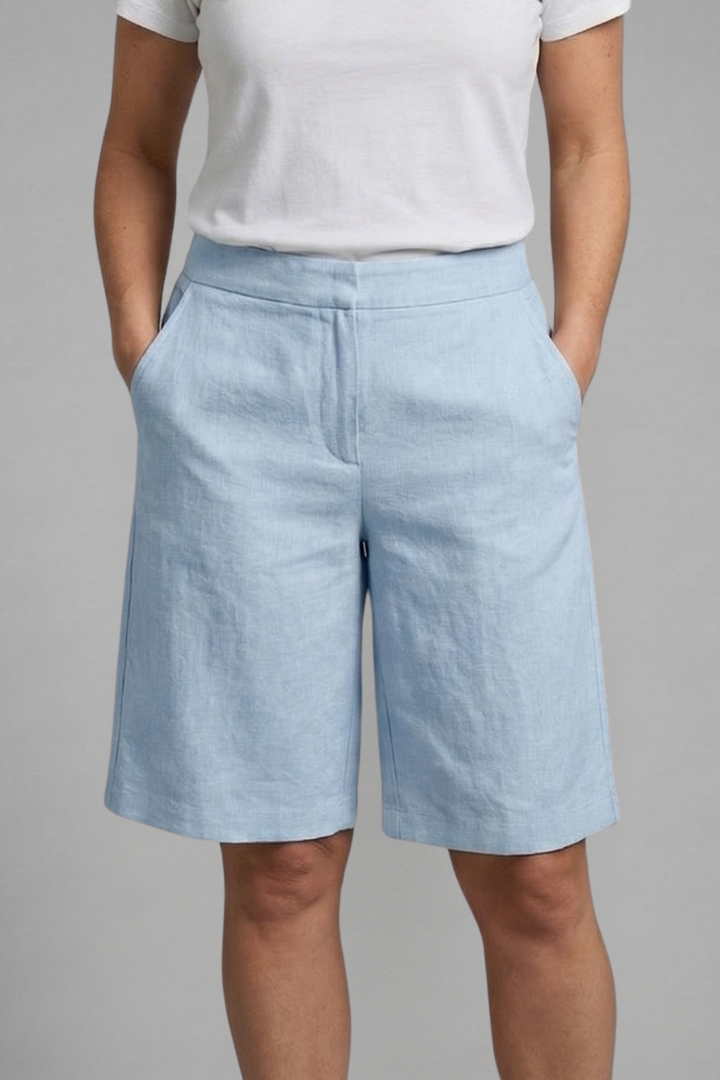 Women's shorts - straight leg knee-length linen bermuda shorts with elastic waist