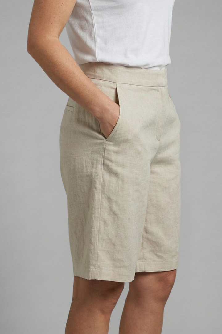 Women's shorts - straight leg knee-length linen bermuda shorts with elastic waist