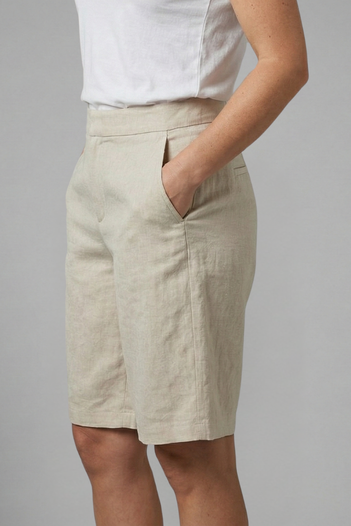 Women's shorts - straight leg knee-length linen bermuda shorts with elastic waist