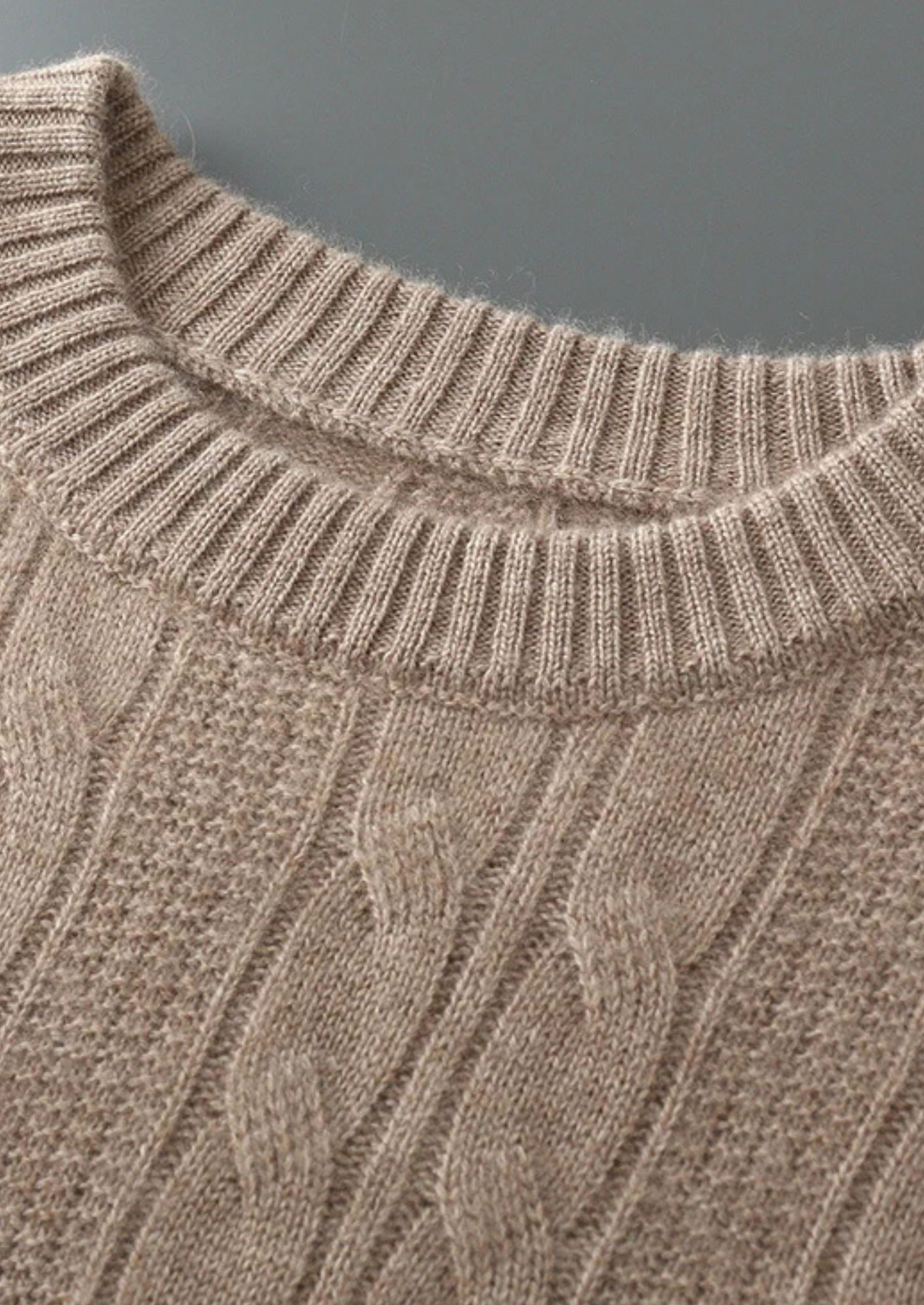 Veroux Mode | Men’s Pure Extra-Fine Merino Wool Cable Crewneck