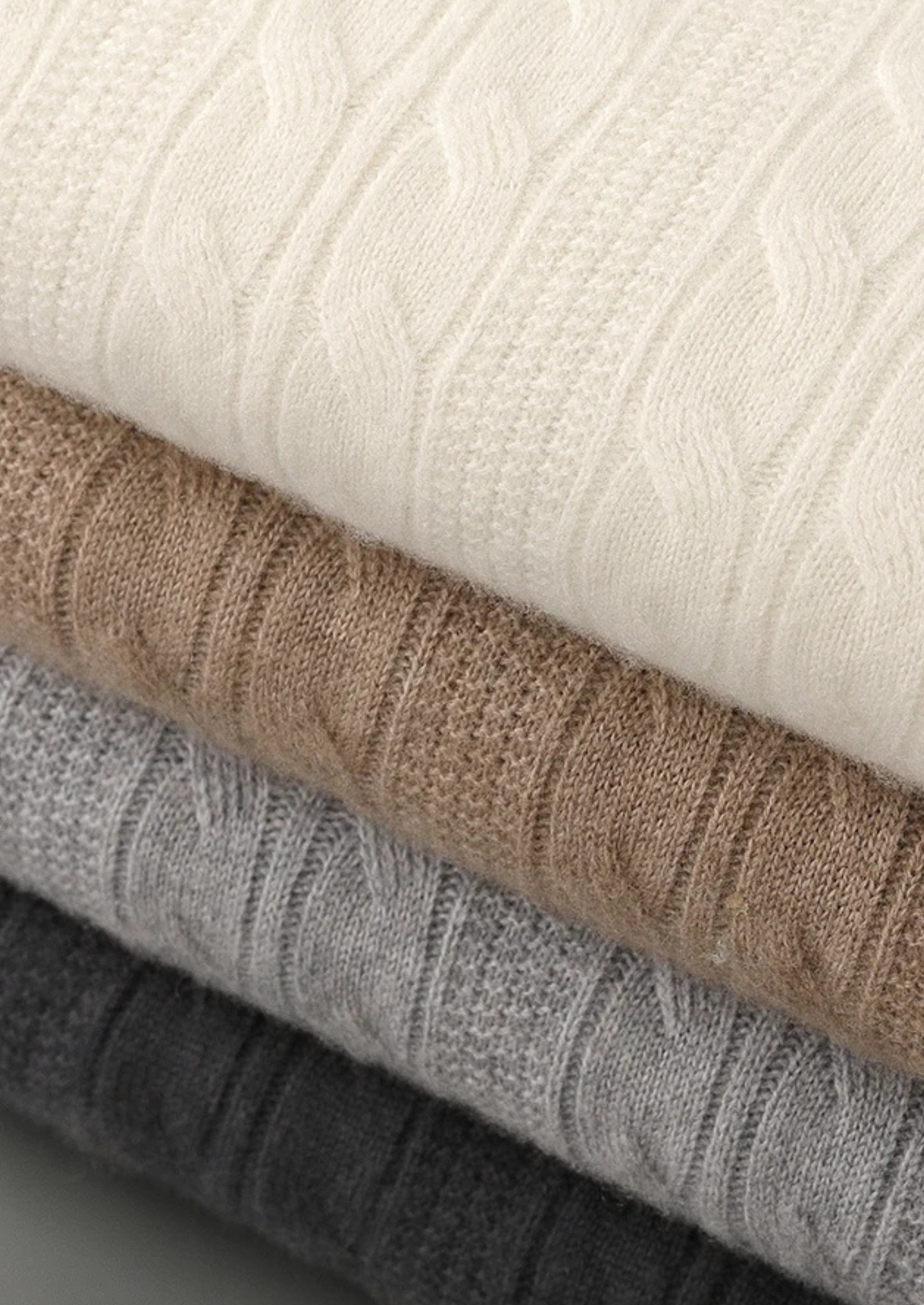Veroux Mode | Men’s Pure Extra-Fine Merino Wool Cable Crewneck