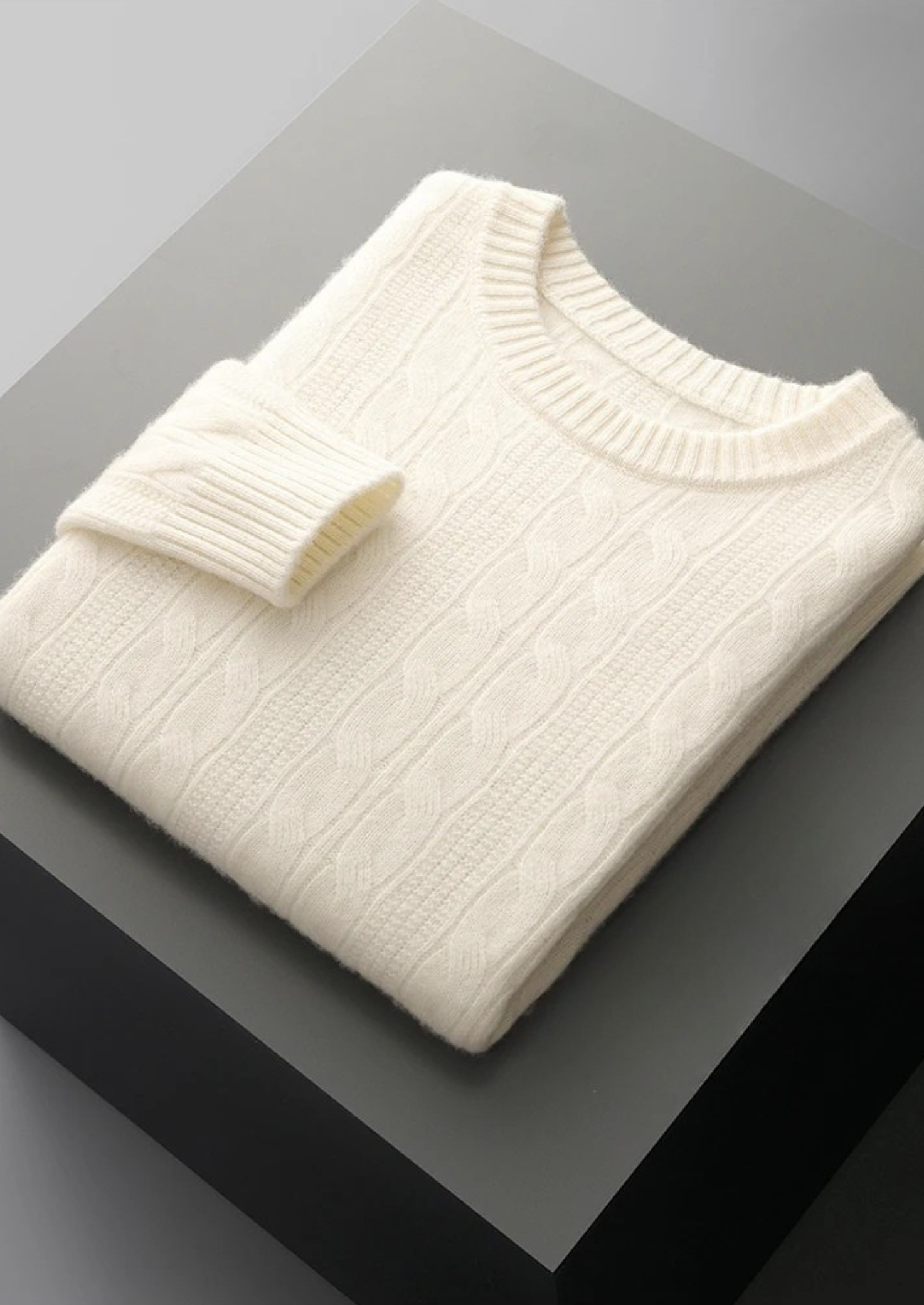 Veroux Mode | Men’s Pure Extra-Fine Merino Wool Cable Crewneck