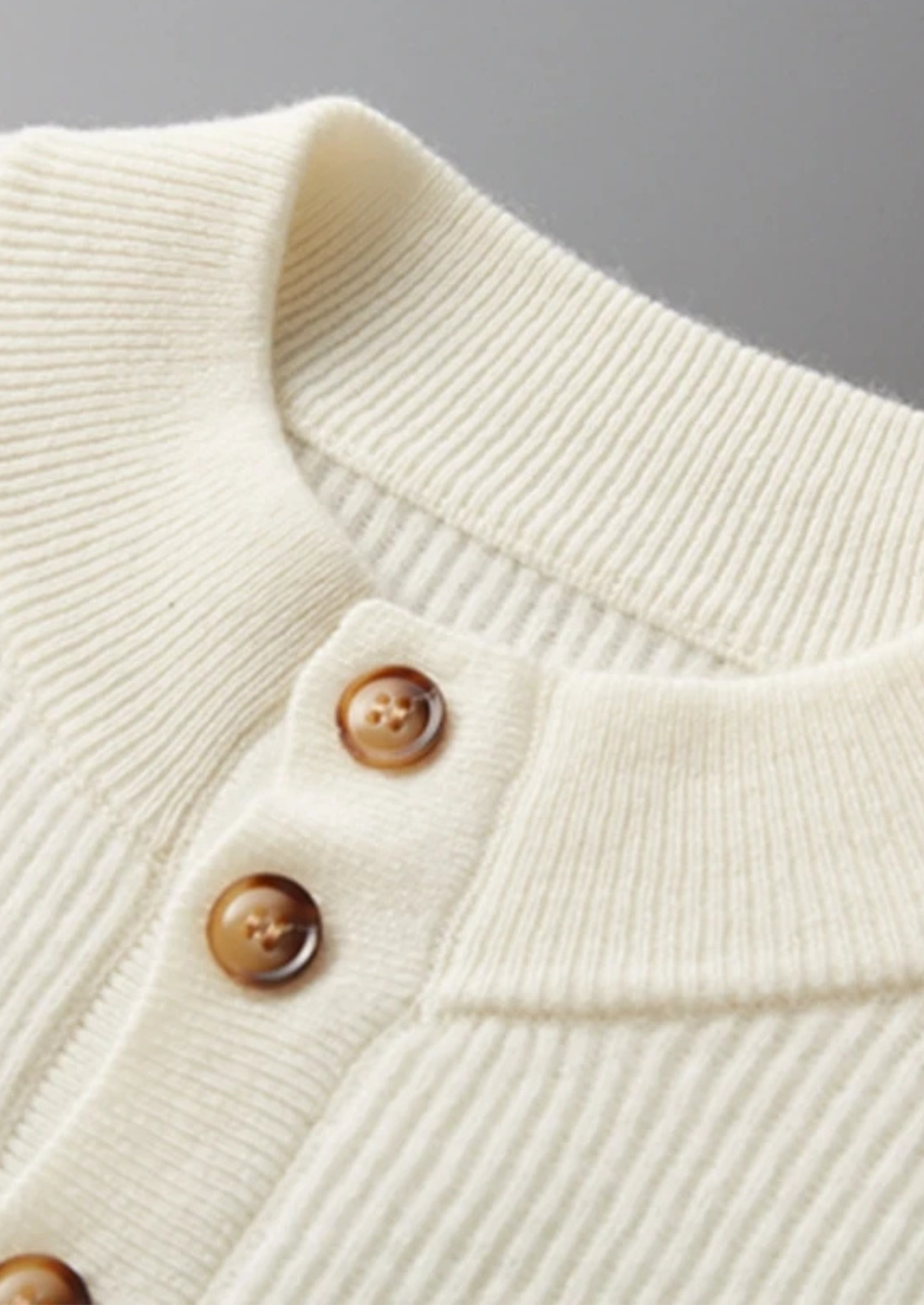 Veroux Mode | Men’s Premium Cashmere Classic Ribbed Henley Sweater