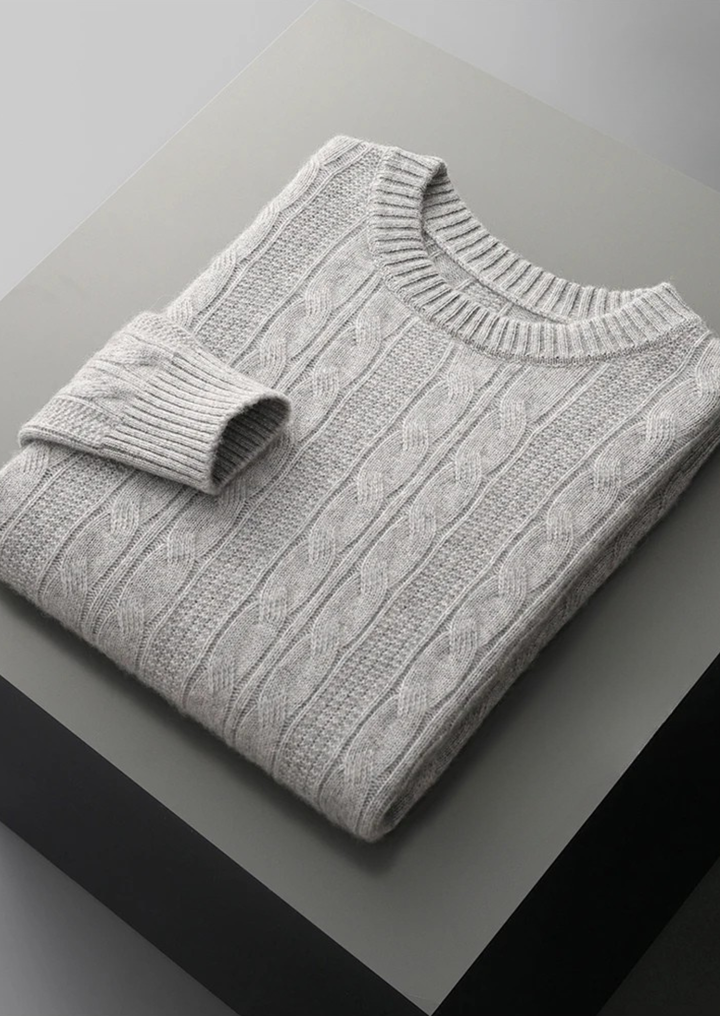 Veroux Mode | Men’s Pure Extra-Fine Merino Wool Cable Crewneck