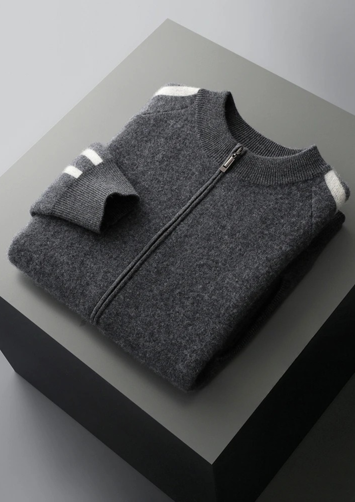 Veroux Mode | Men’s Pure Extra-Fine Merino Wool Striped Cardigan