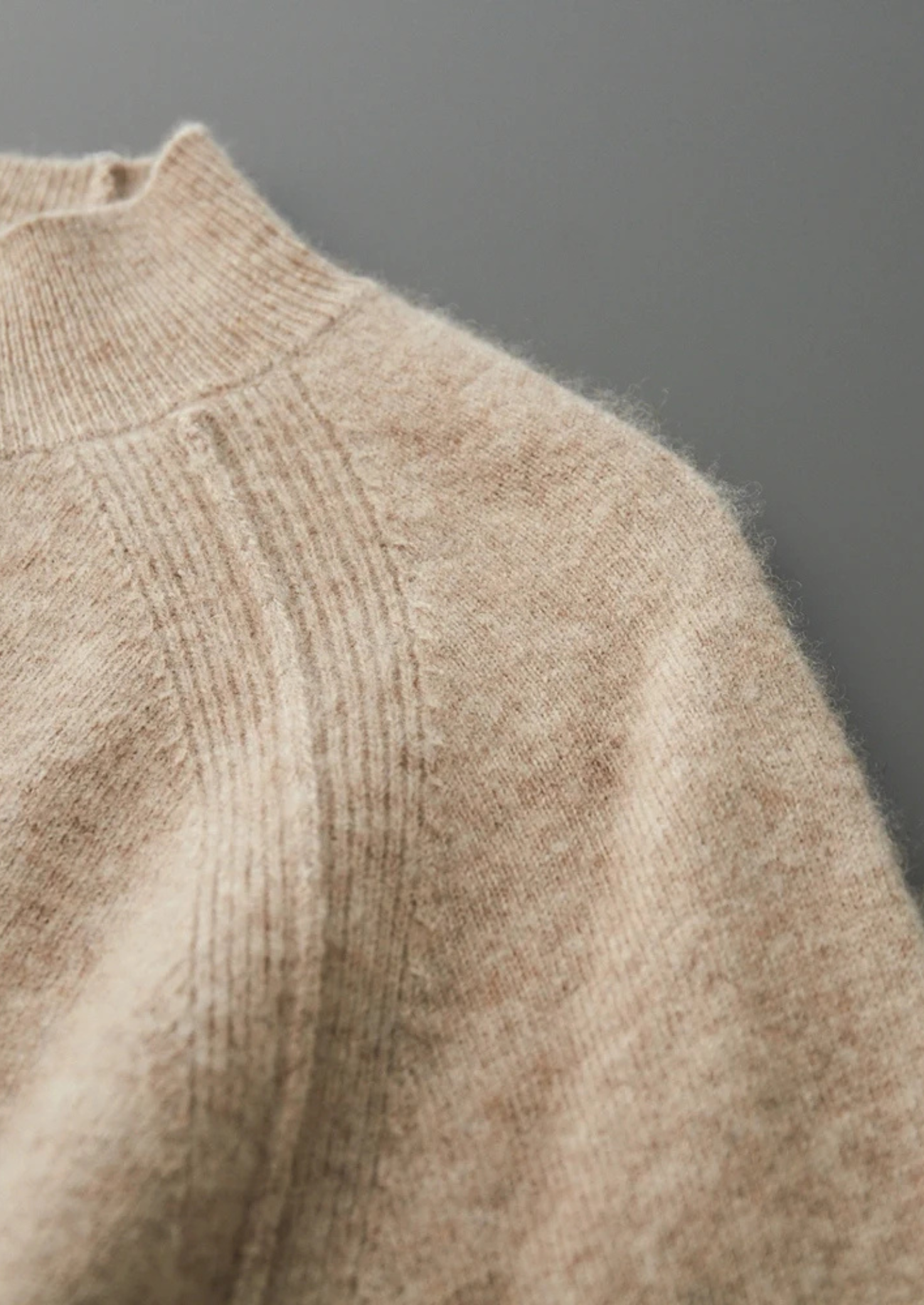 Veroux Mode | Men’s Pure Extra-Fine Merino Wool Raglan Mockneck