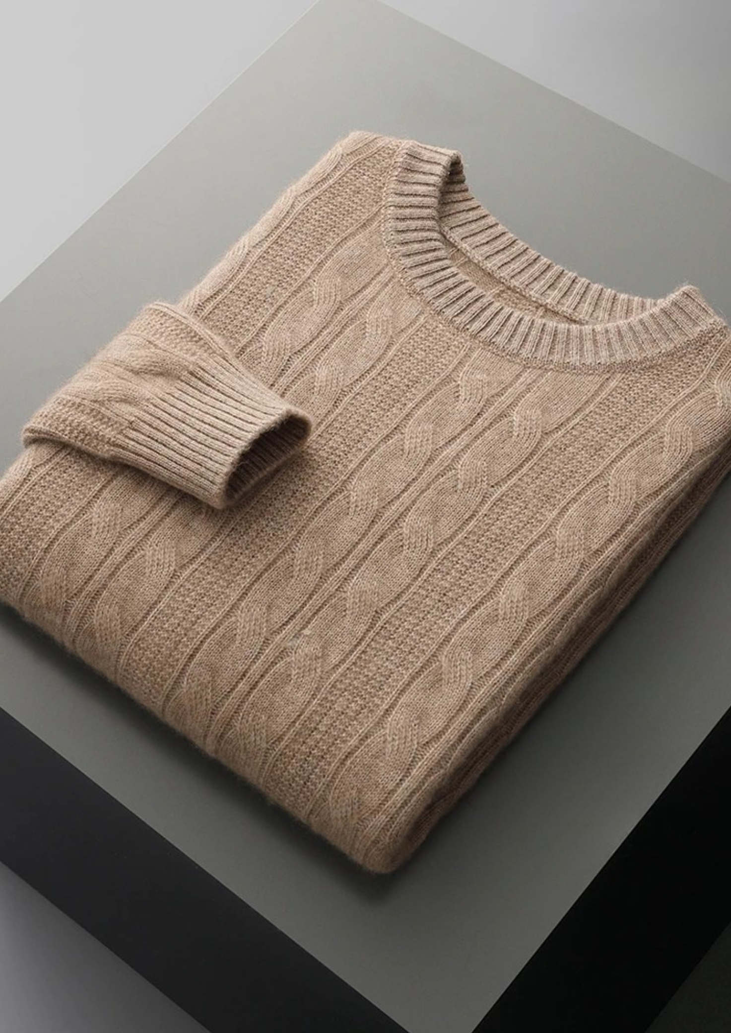 Veroux Mode | Men’s Pure Extra-Fine Merino Wool Cable Crewneck