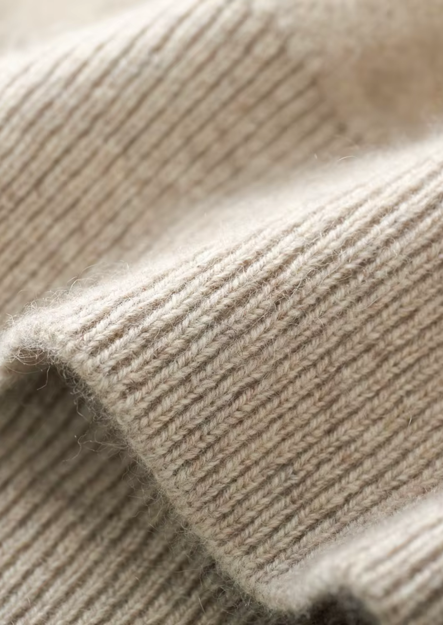 Veroux Mode | Men’s Pure Extra-Fine Merino Wool V-Neck Cardigan