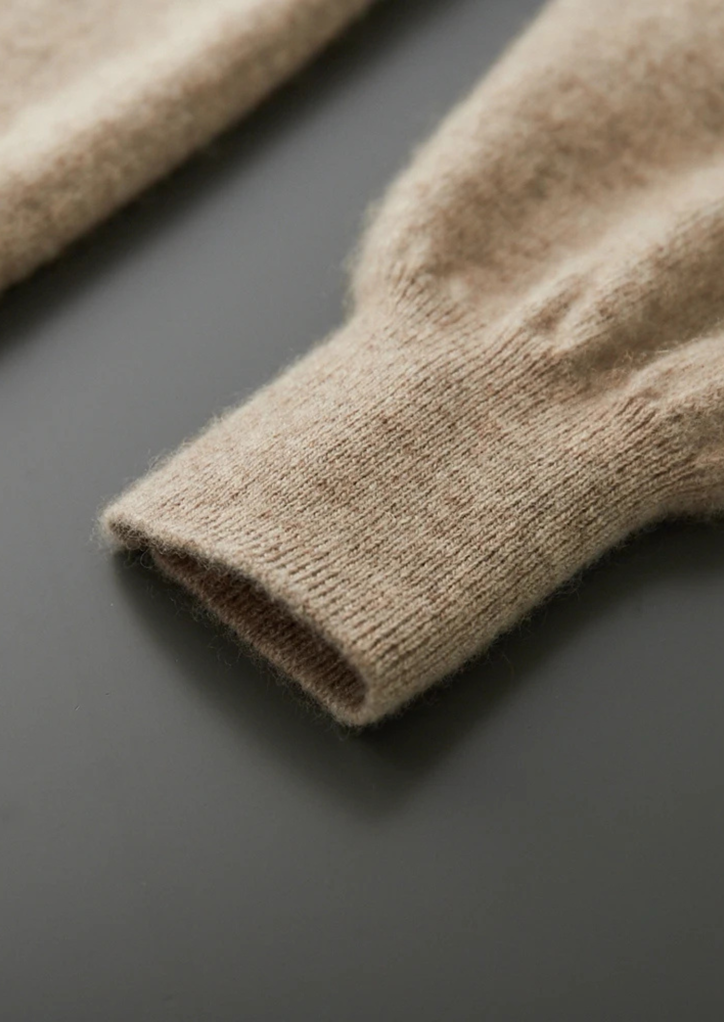 Veroux Mode | Men’s Pure Extra-Fine Merino Wool Raglan Mockneck
