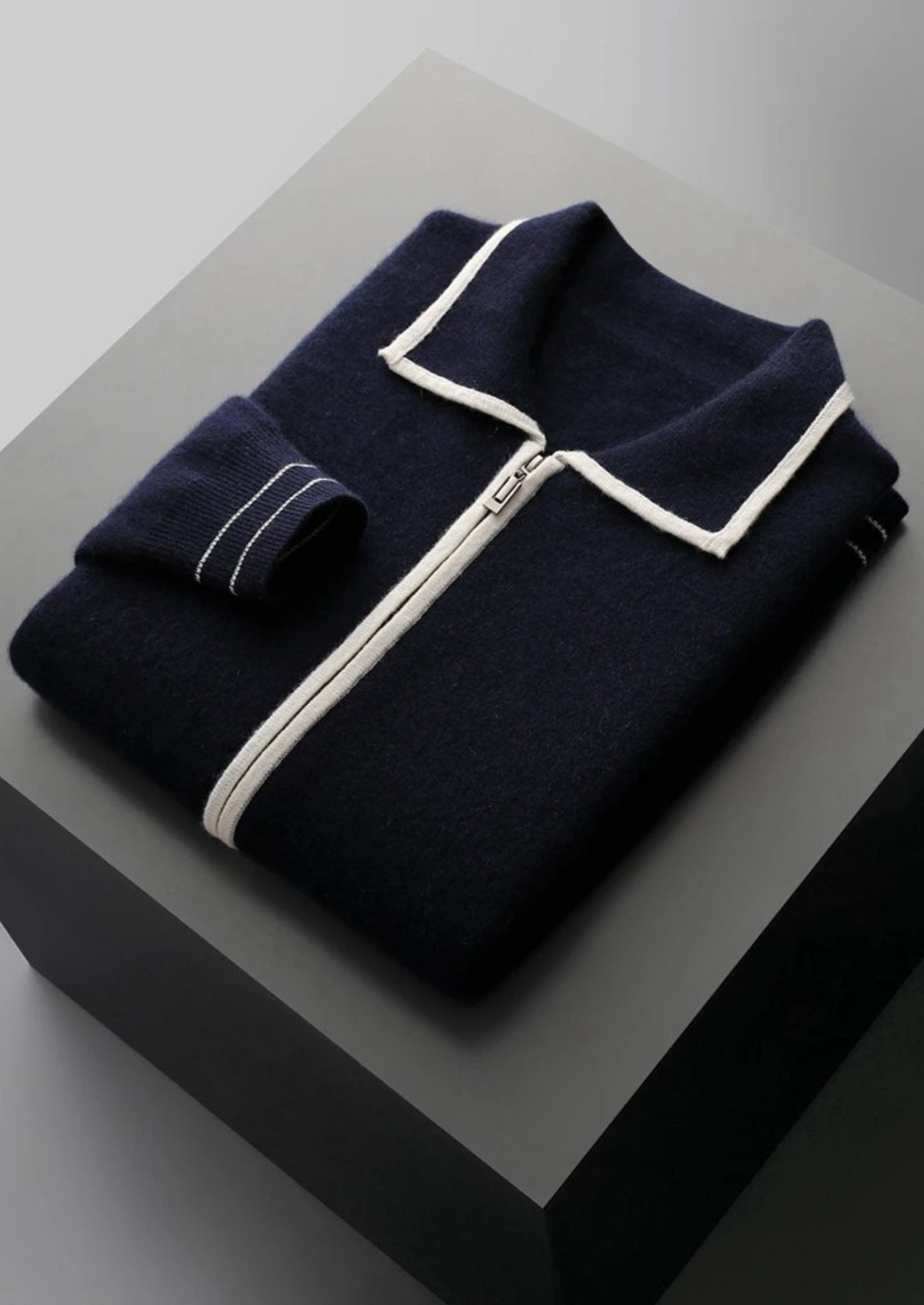 Veroux Mode | Men’s Pure Extra-Fine Merino Wool Two-Tone Polo Cardigan