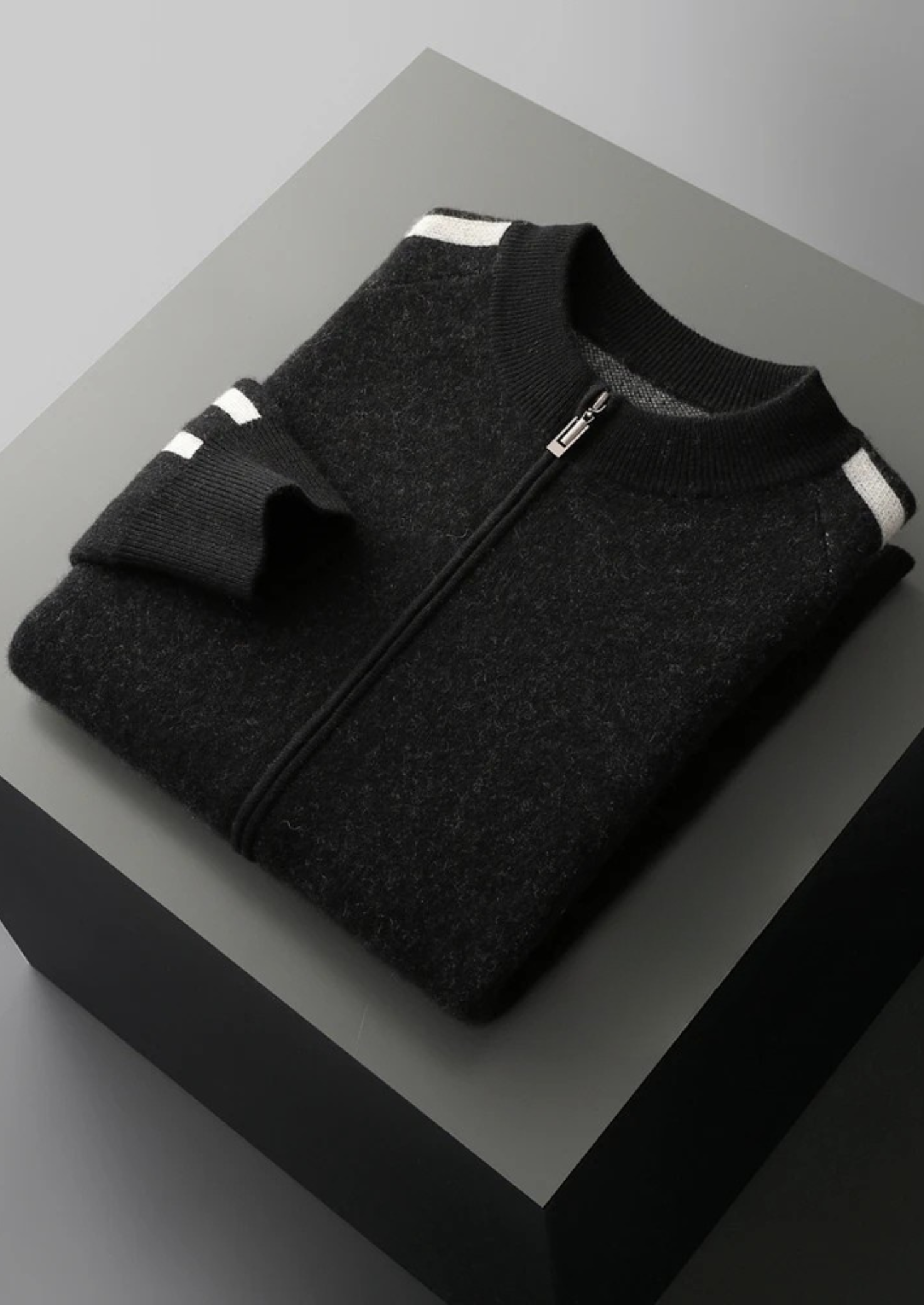 Veroux Mode | Men’s Pure Extra-Fine Merino Wool Striped Cardigan