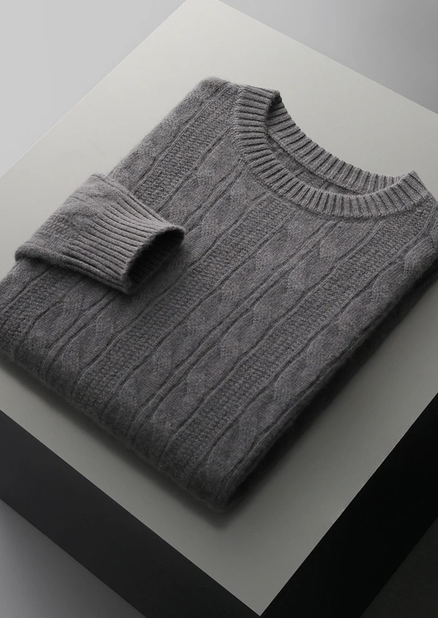 Veroux Mode | Men’s Pure Extra-Fine Merino Wool Cable Crewneck