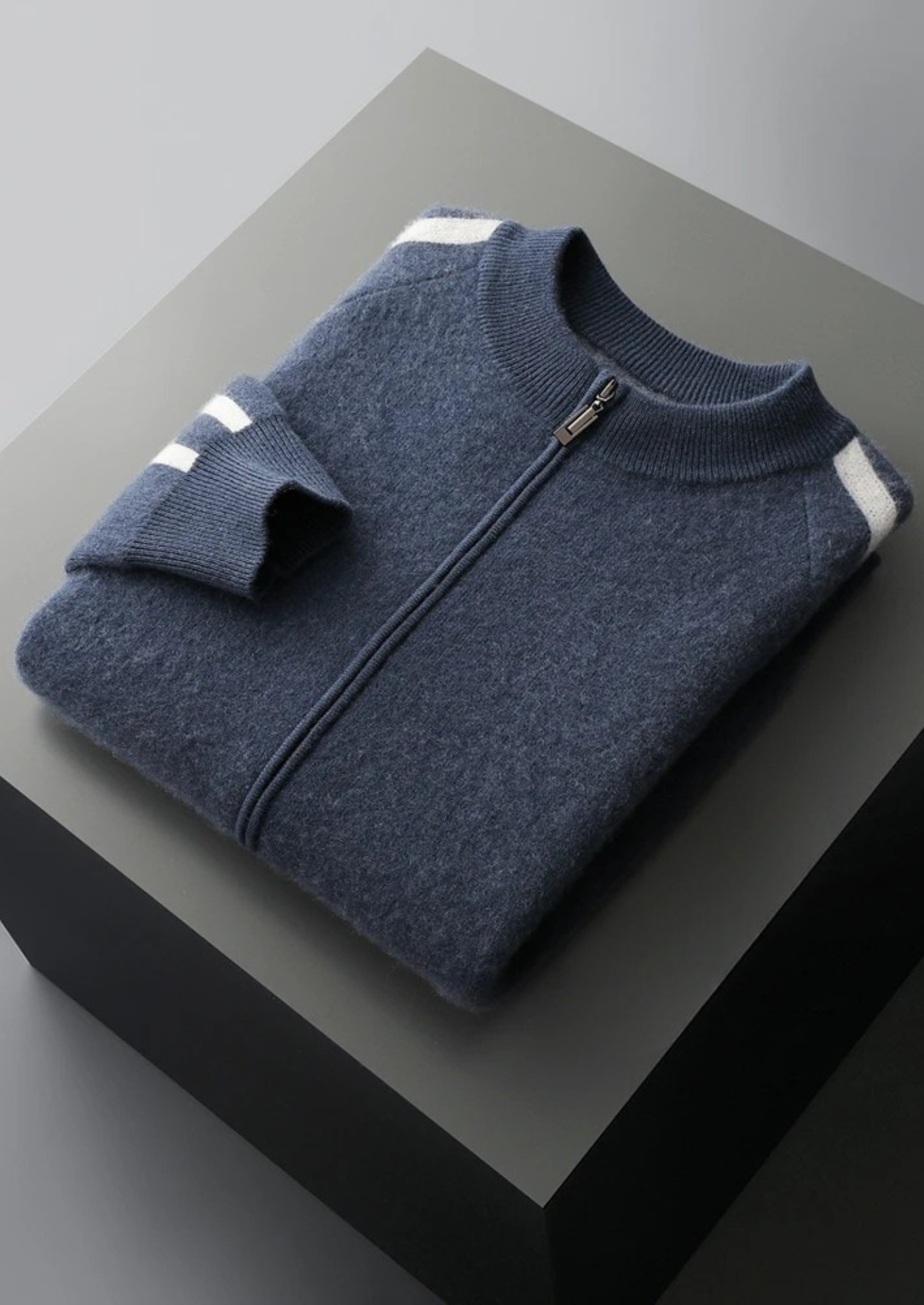 Veroux Mode | Men’s Pure Extra-Fine Merino Wool Striped Cardigan