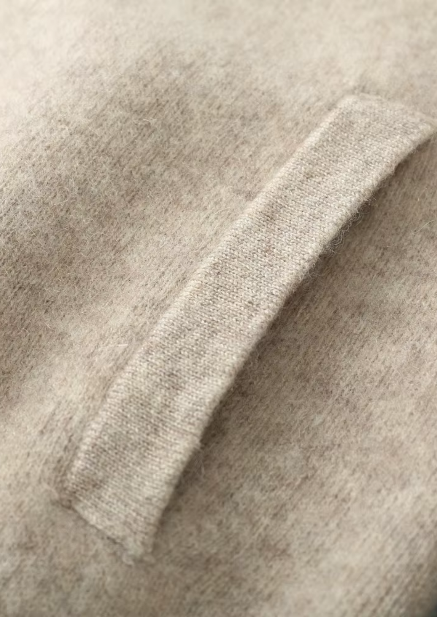 Veroux Mode | Men’s Pure Extra-Fine Merino Wool V-Neck Cardigan