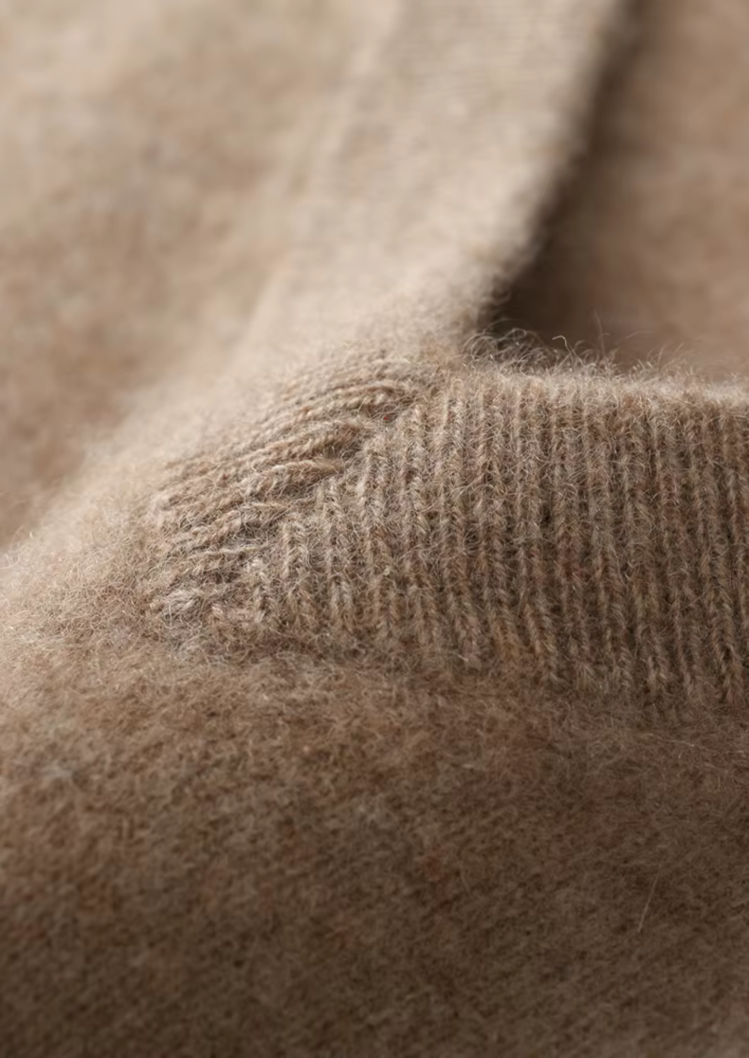 Veroux Mode | Men’s Pure Extra-Fine Merino Wool V-Neck Vest