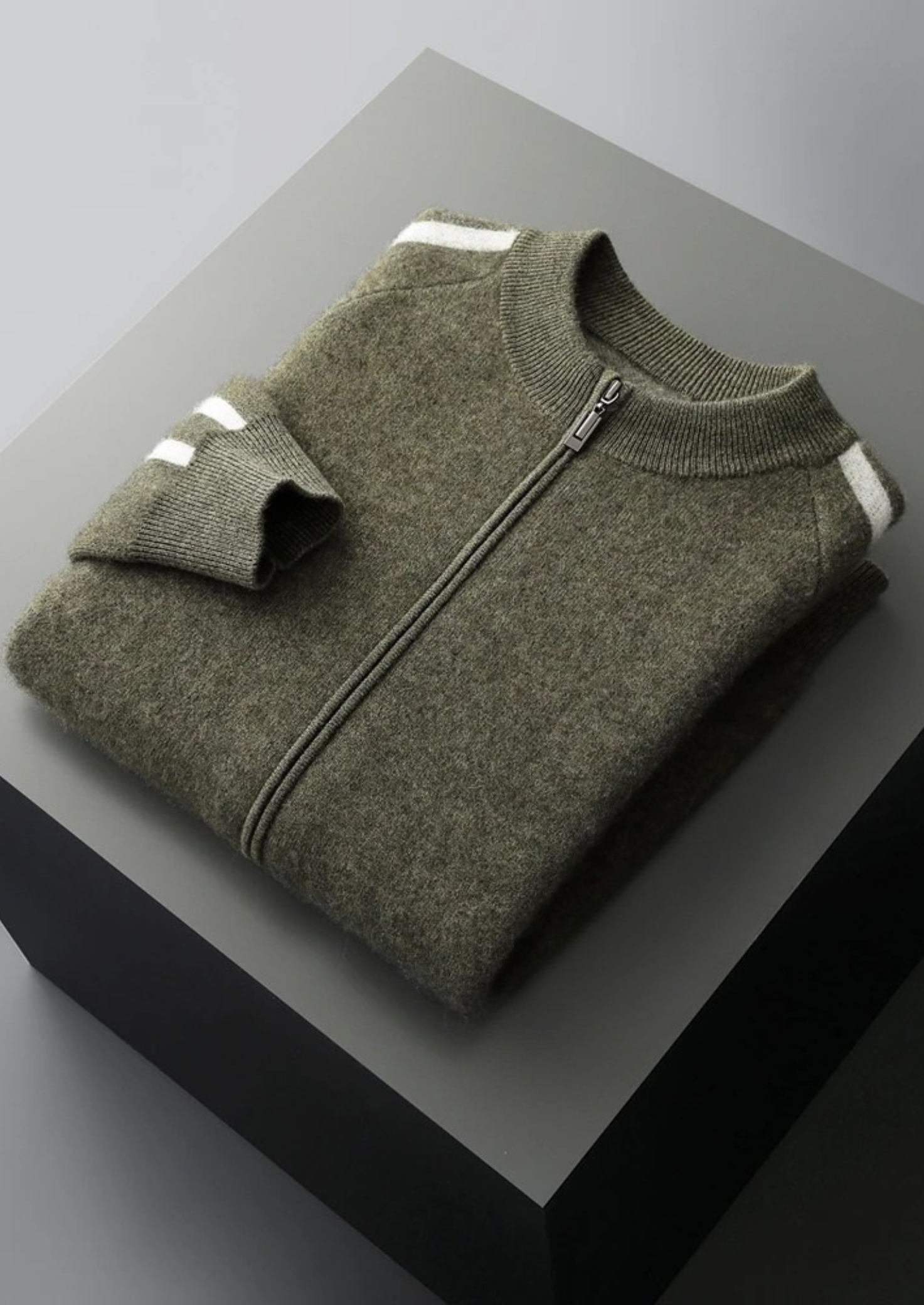 Veroux Mode | Men’s Pure Extra-Fine Merino Wool Striped Cardigan