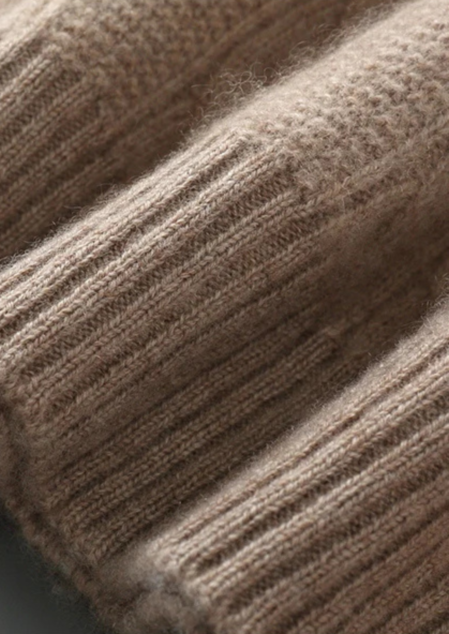 Veroux Mode | Men’s Pure Extra-Fine Merino Wool Cable Crewneck