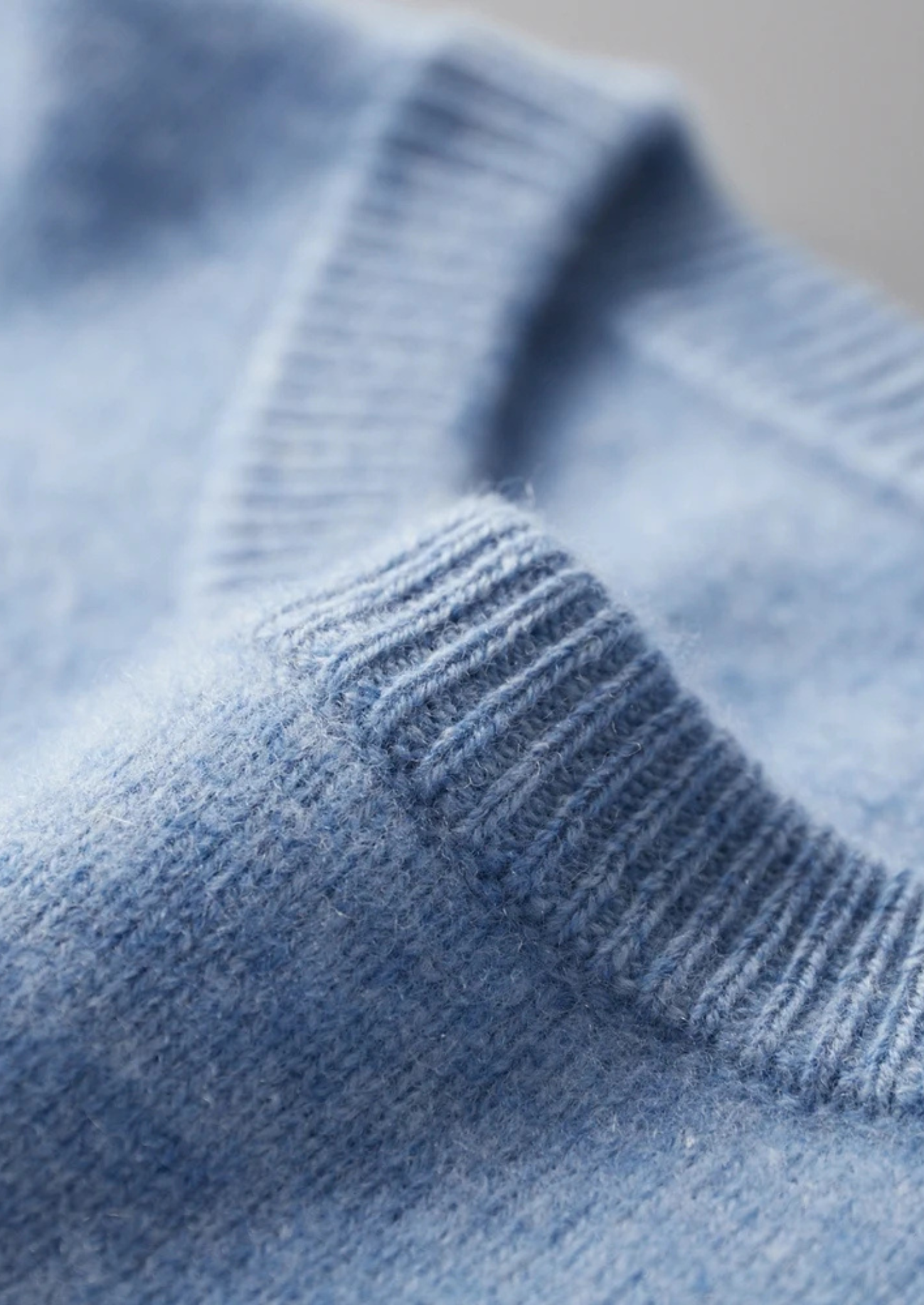 Veroux Mode | Men’s Pure Extra-Fine Merino Wool Classic Crewneck