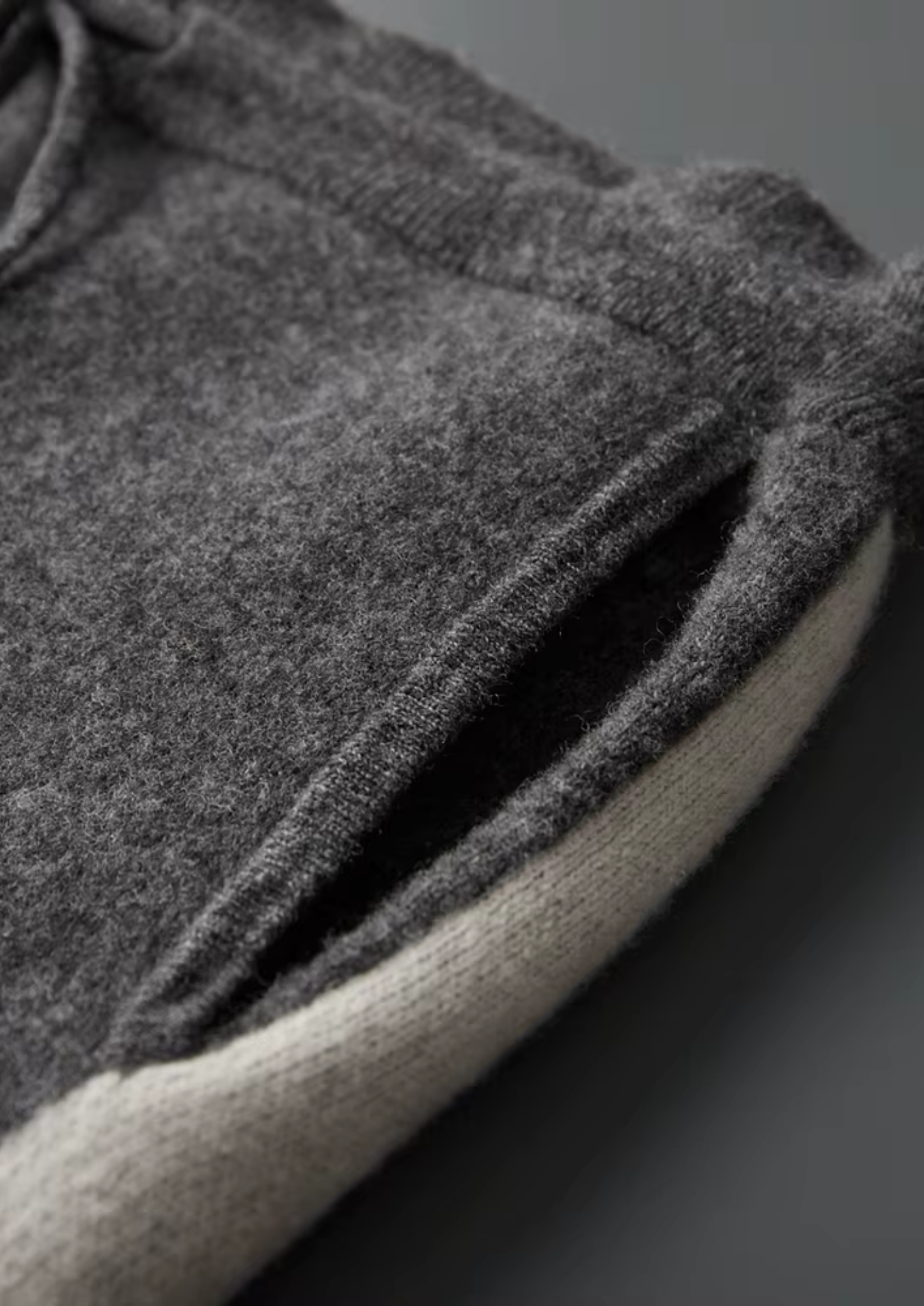 Veroux Mode | Men’s Pure Extra-Fine Merino Wool Wide Leisure Trousers