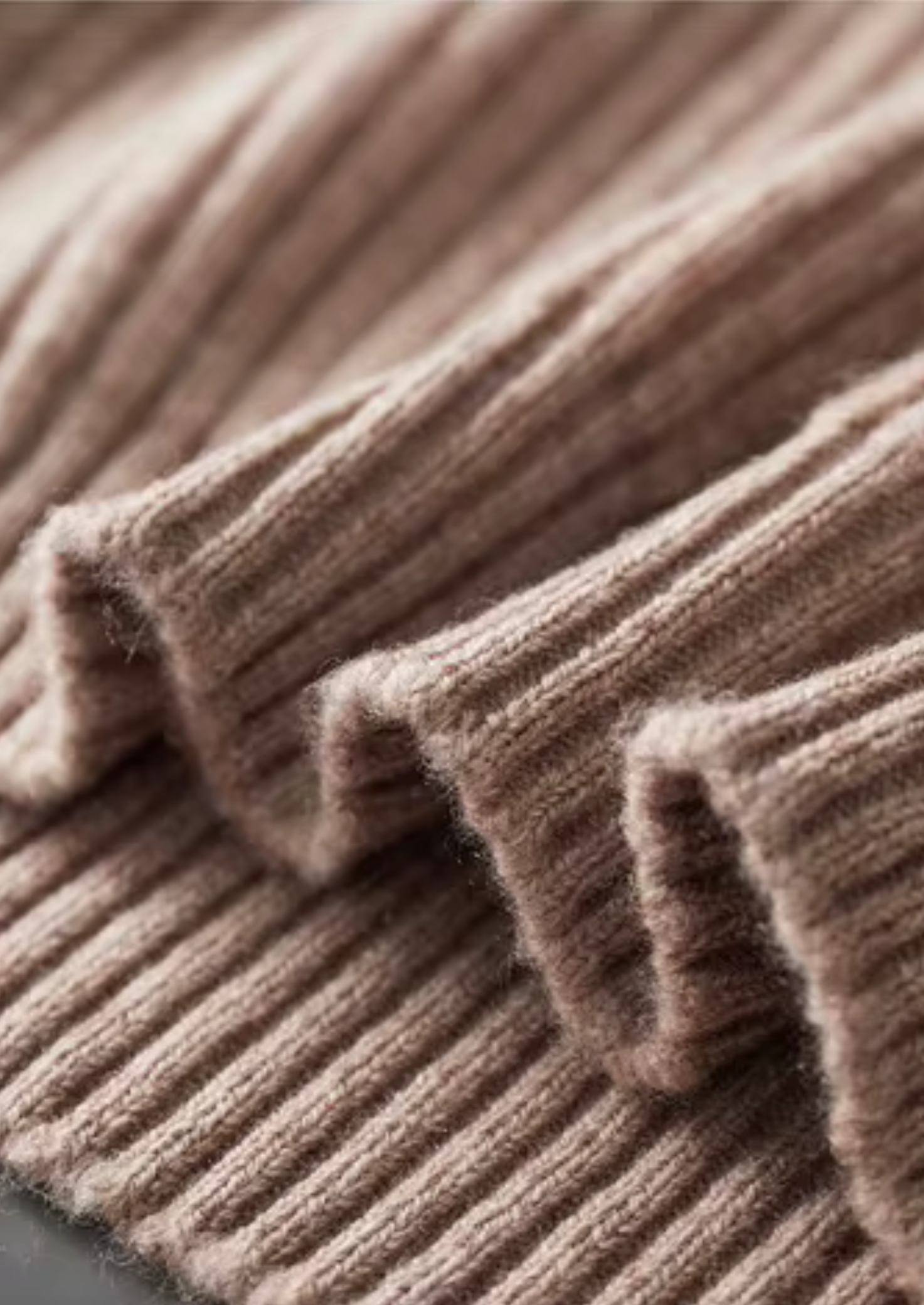 Veroux Mode | Men’s Pure Extra-Fine Merino Wool Ribbed Henley Sweater