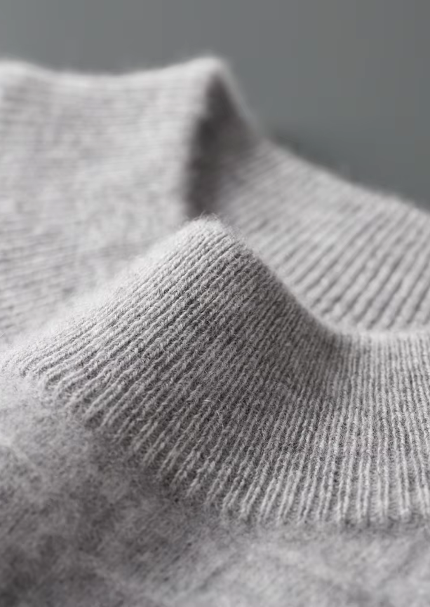 Veroux Mode | Men’s Pure Extra-Fine Merino Wool Textured Mockneck