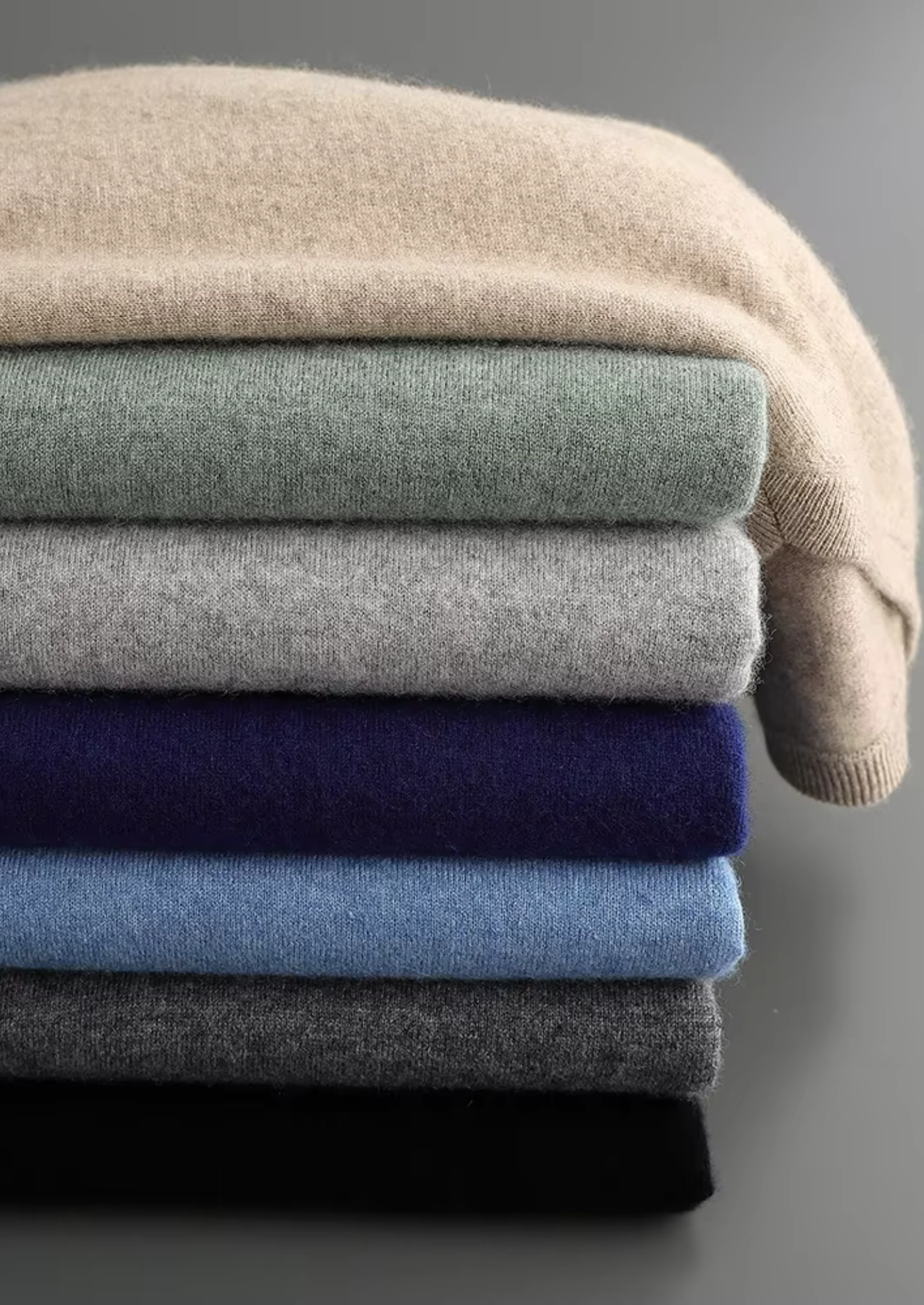 Veroux Mode | Men’s Pure Extra-Fine Merino Wool Classic V-Neck Sweater