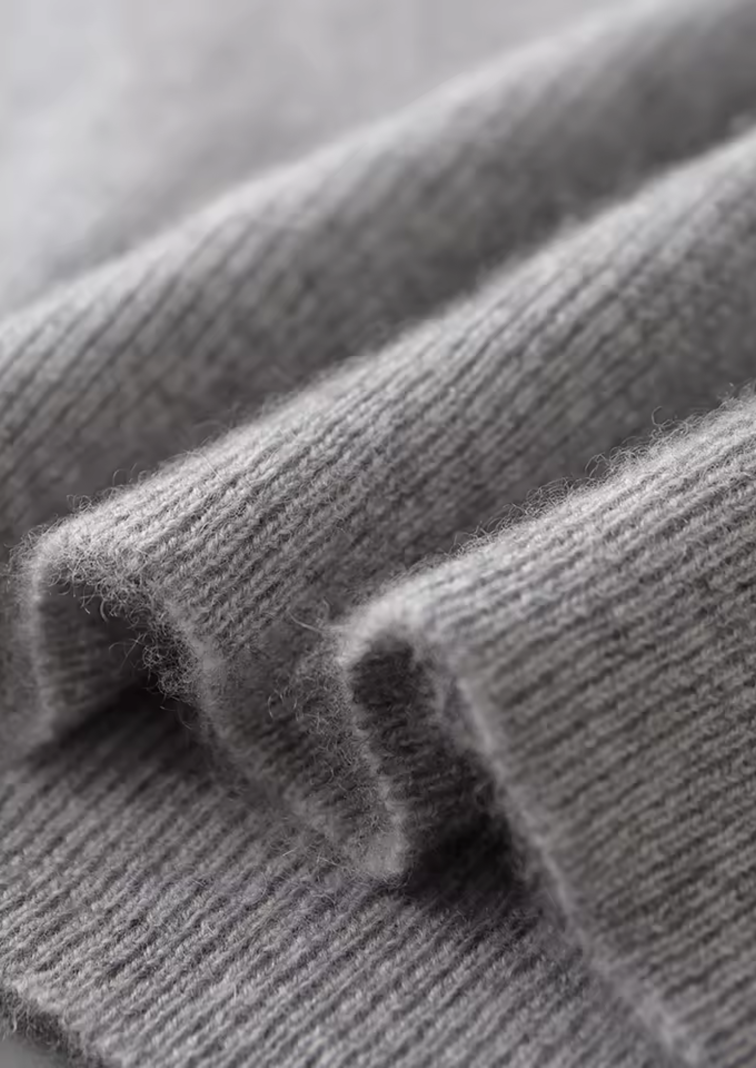 Veroux Mode | Men’s Pure Extra-Fine Merino Wool Crewneck Vest