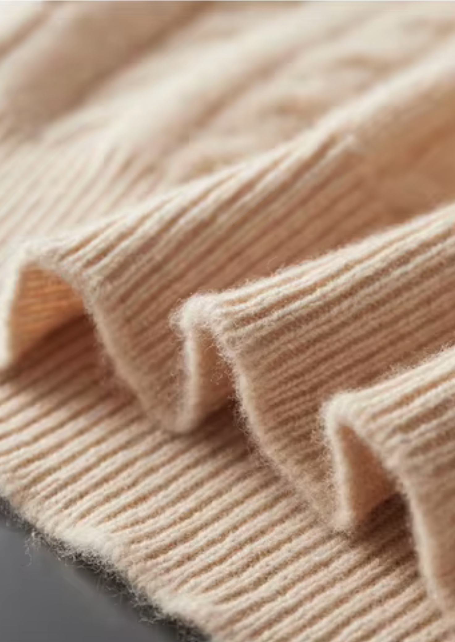 Veroux Mode | Men’s Pure Extra-Fine Merino Wool Cable Knit Henley Sweater