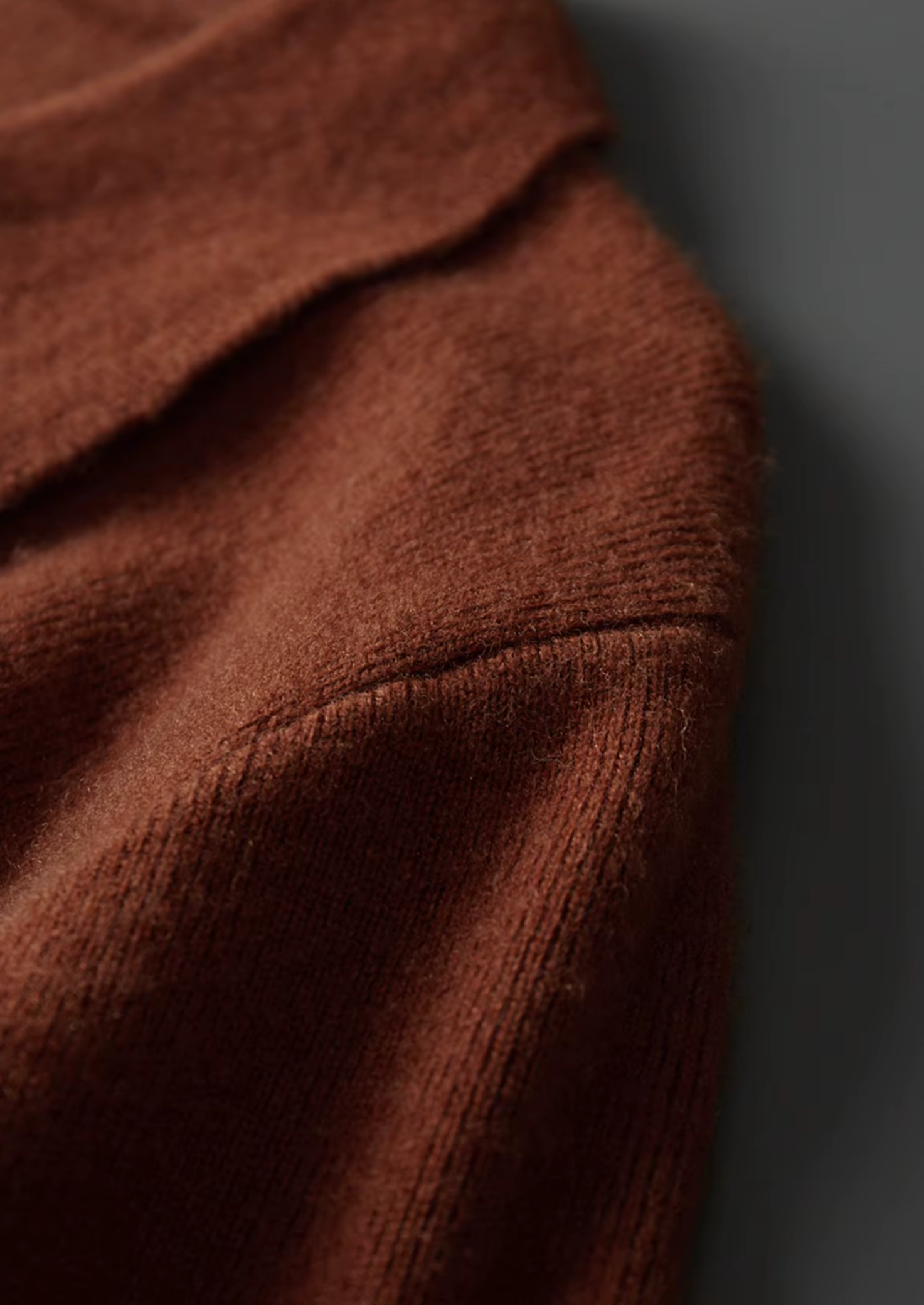 Veroux Mode | Men’s Pure Extra-Fine Merino Wool Ribbed Buttonless Polo