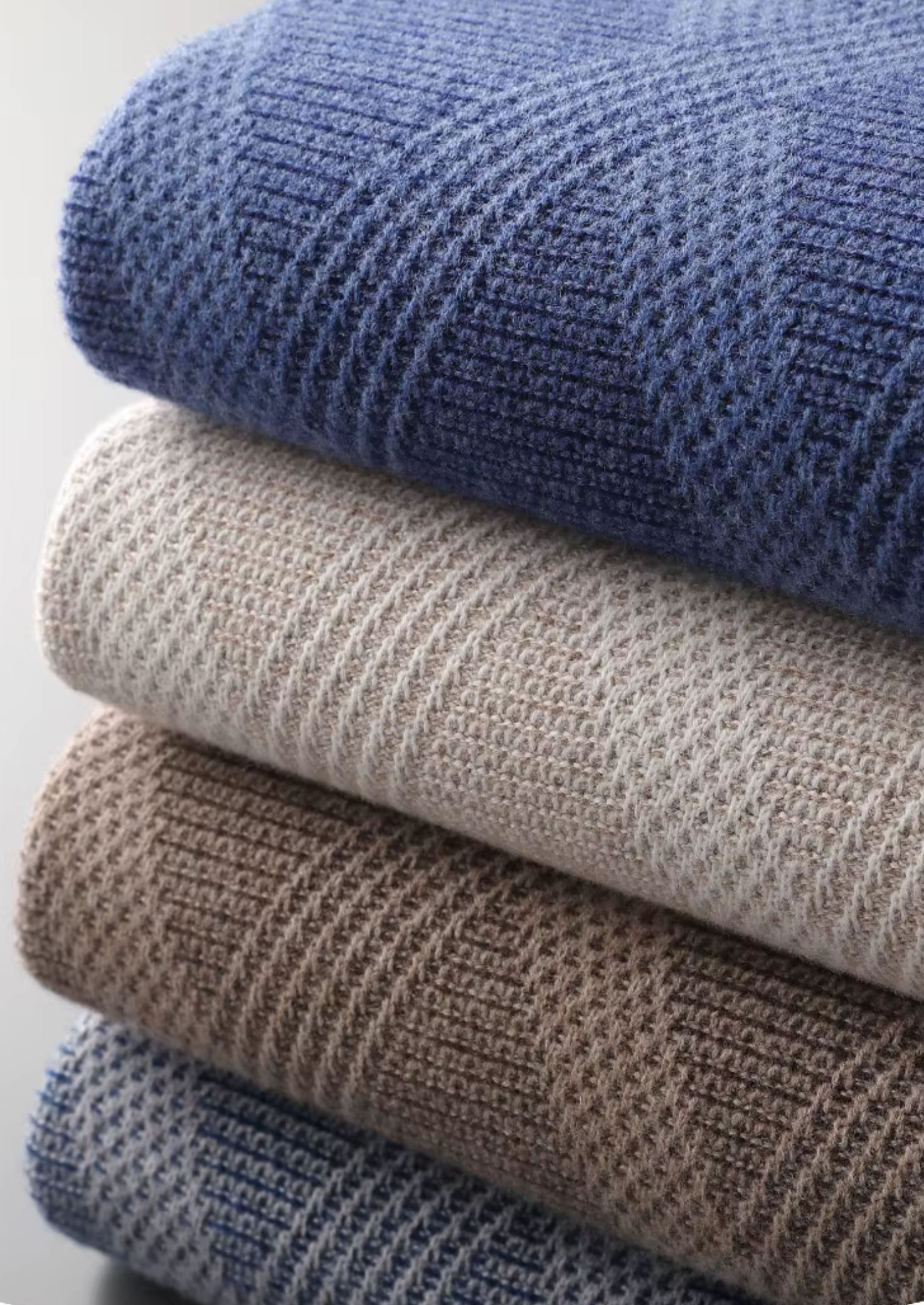 Veroux Mode | Men’s Pure Extra-Fine Merino Wool Two Tone Patterned Mockneck