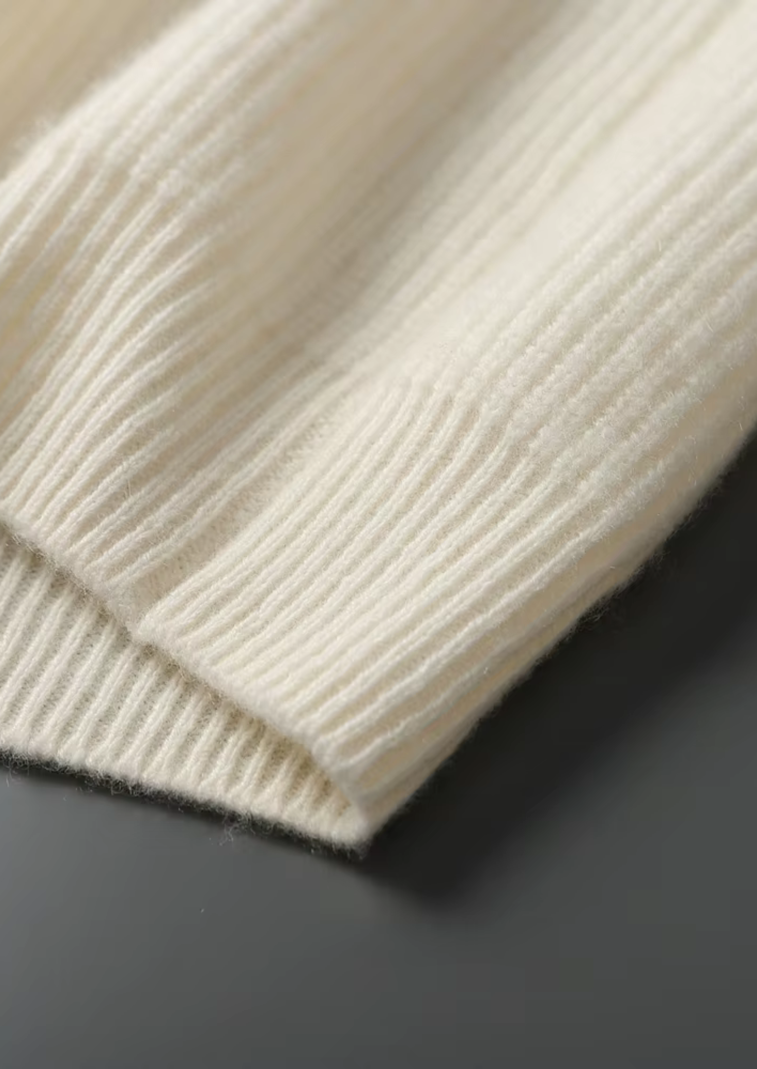 Veroux Mode | Men’s Premium Cashmere Ribbed V-Neck Sweater