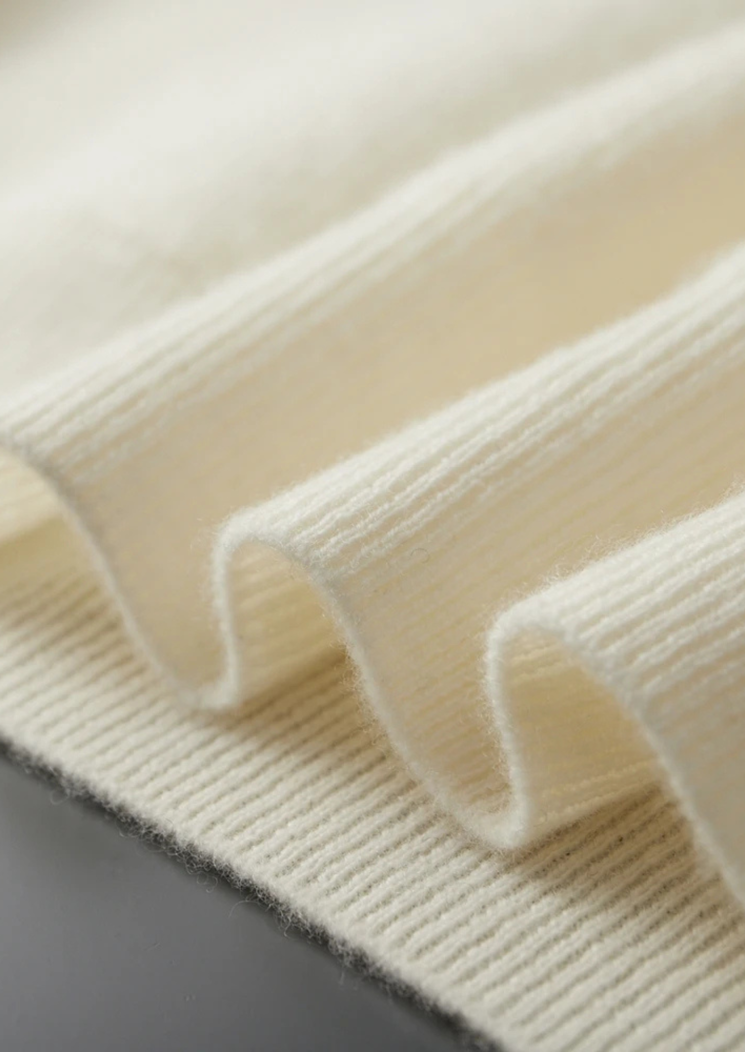 Veroux Mode | Men’s Premium Cashmere Ribbed Half-Zip Sweater