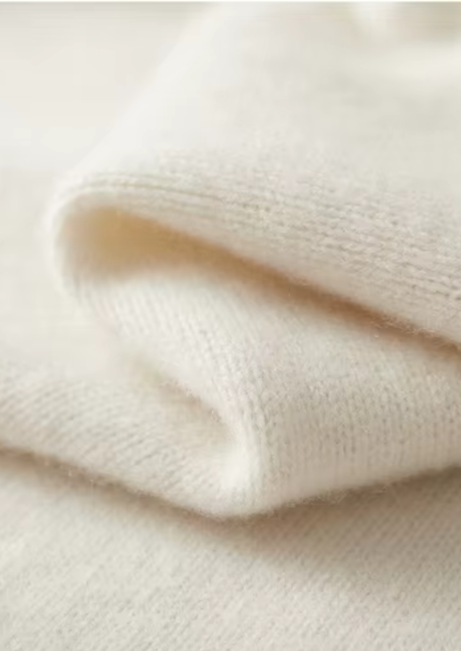 Veroux Mode | Men’s Pure Extra-Fine Merino Wool Classic Button Sweater
