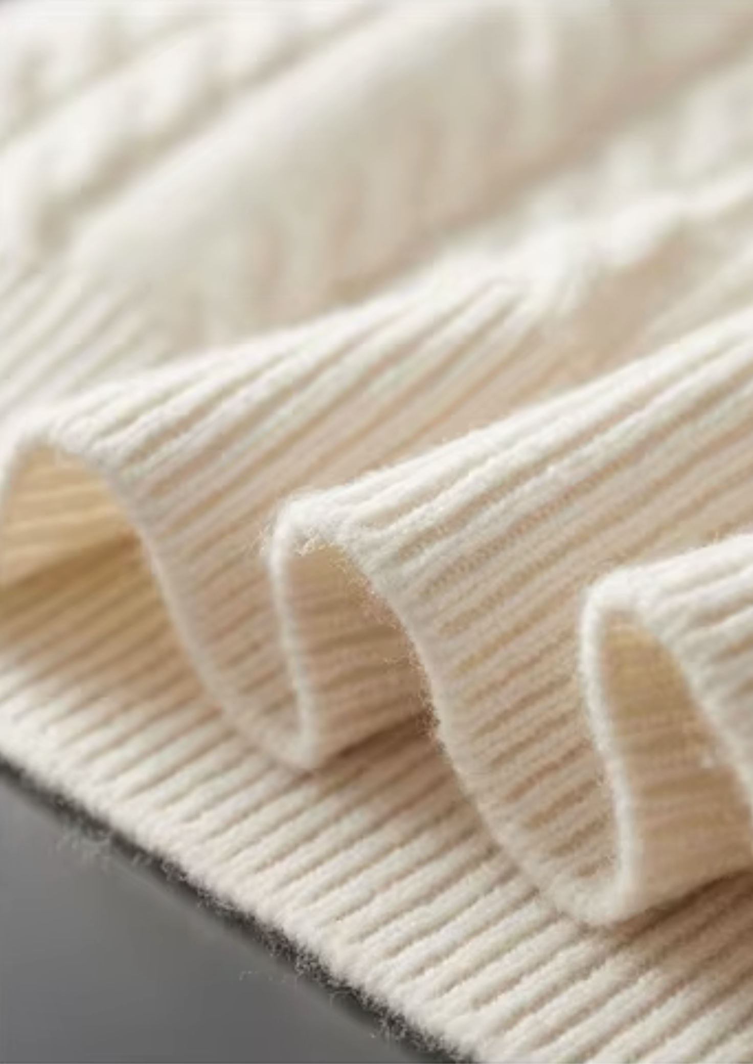 Veroux Mode | Men’s Pure Extra-Fine Merino Wool Striped Half-Zip Sweater