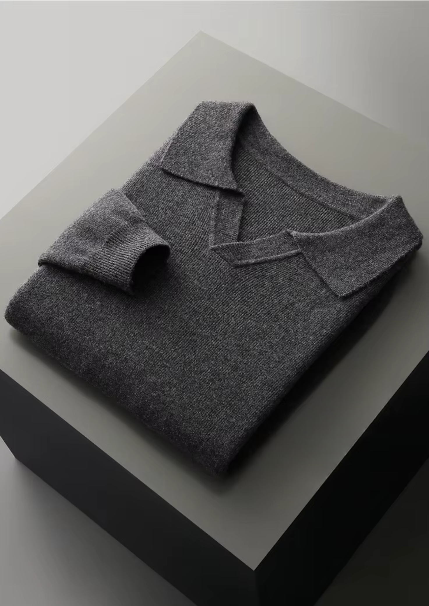 Veroux Mode | Men’s Pure Extra-Fine Merino Wool Ribbed Buttonless Polo