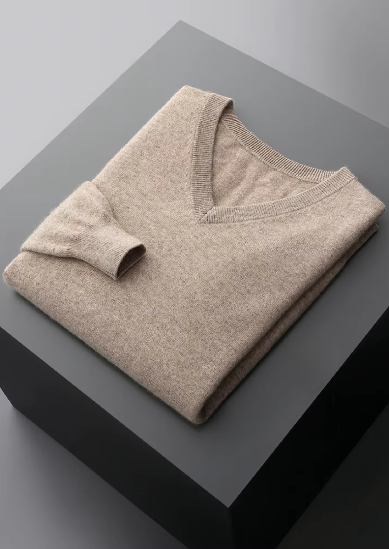 Veroux Mode | Men’s Pure Extra-Fine Merino Wool Classic V-Neck Sweater