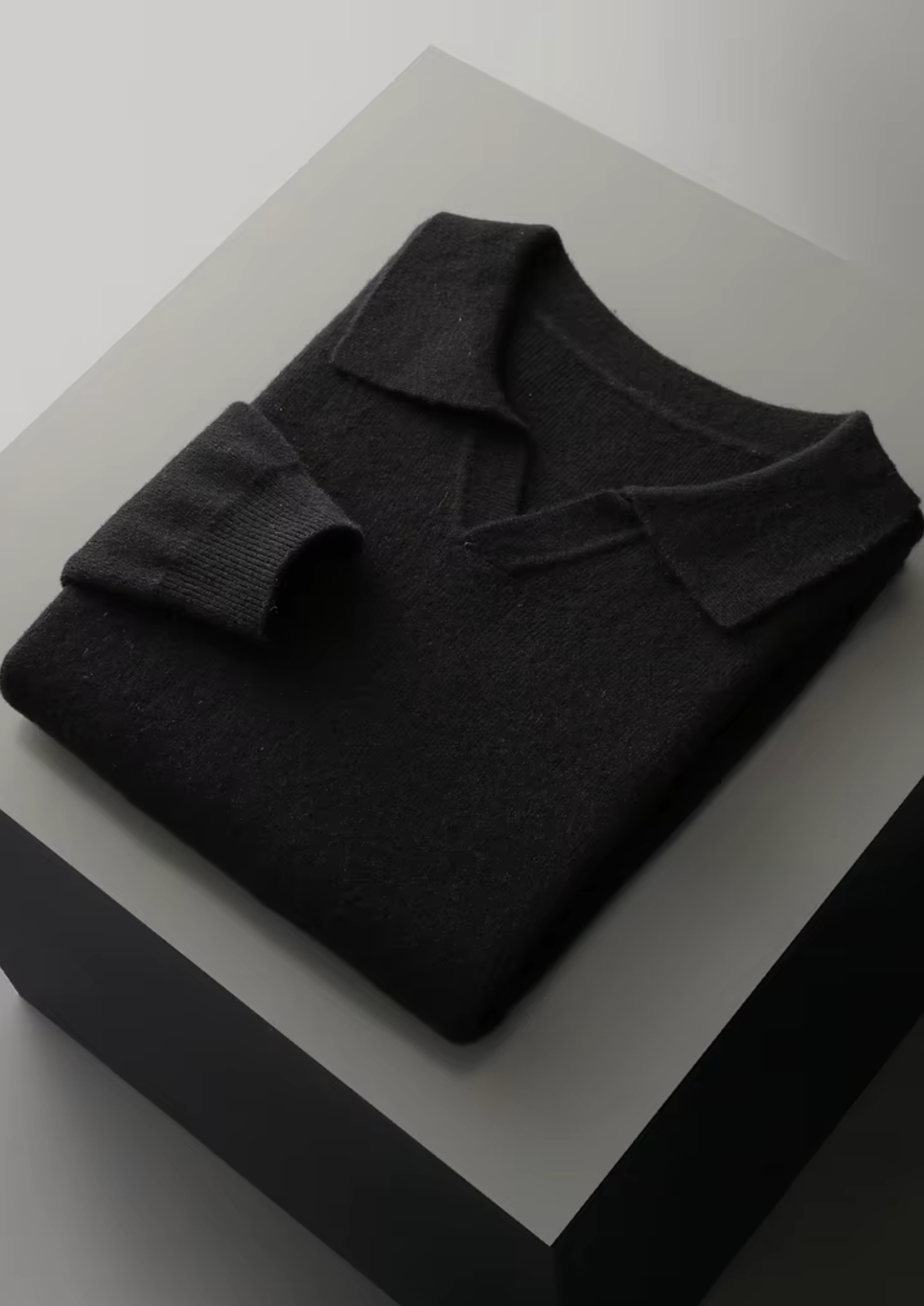 Veroux Mode | Men’s Pure Extra-Fine Merino Wool Ribbed Buttonless Polo
