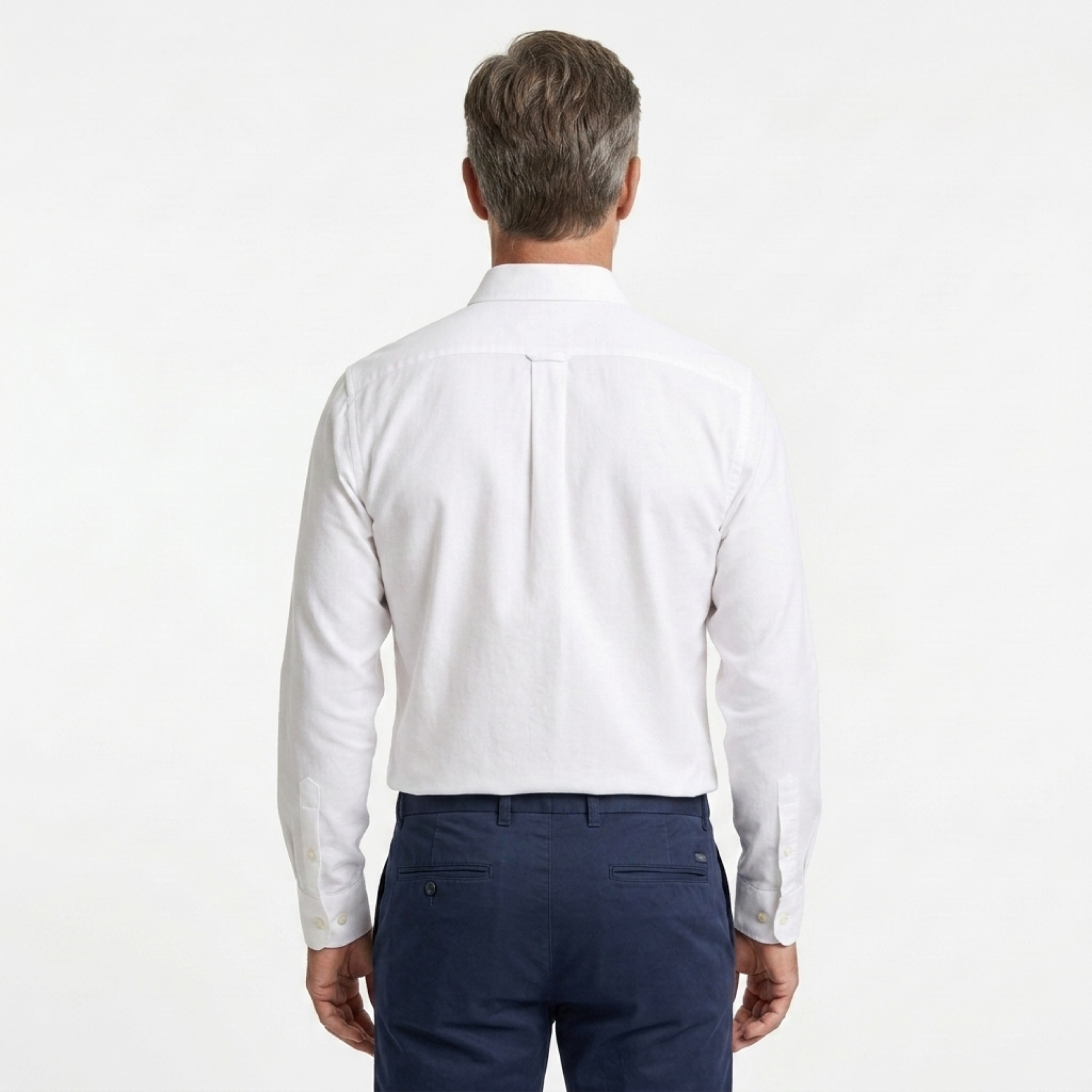 Men’s long-sleeved shirt — structured fit wrinkle-free finish — business
