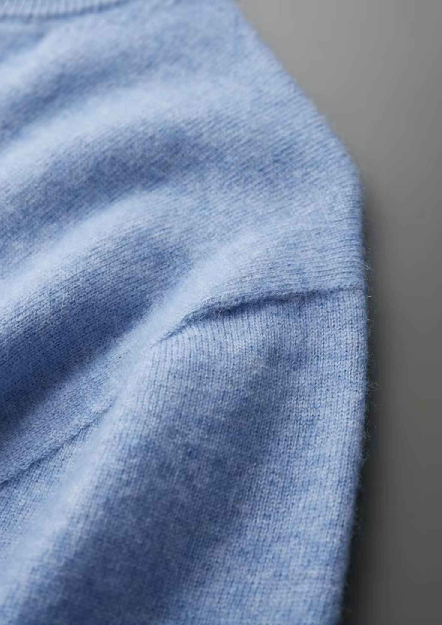 Veroux Mode | Men’s Premium Cashmere Mock Neck T-Shirt