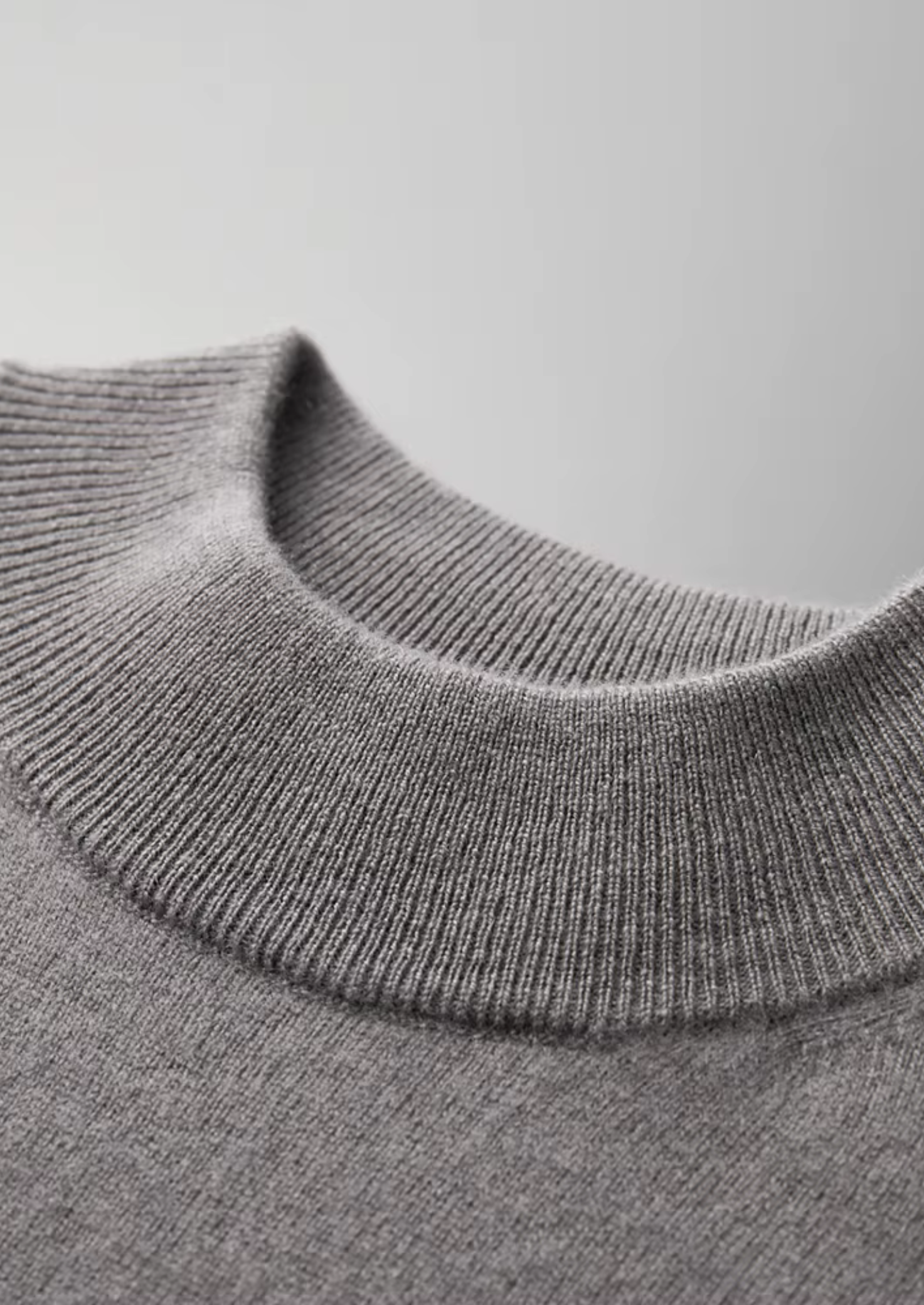 Veroux Mode | Men’s Premium Cashmere Mock Neck T-Shirt